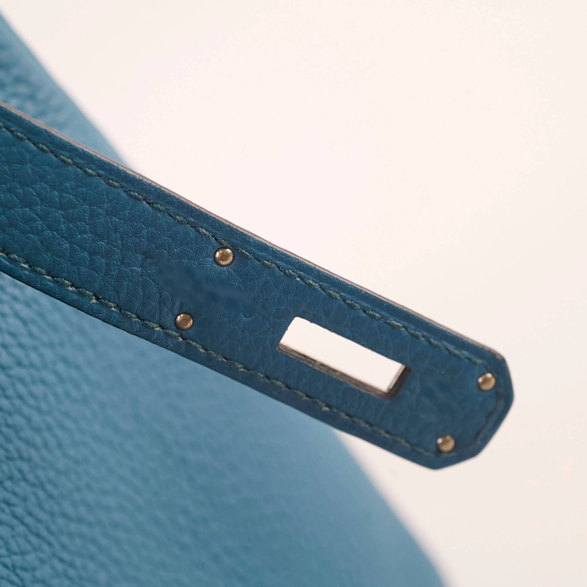 Hermes Kelly 28 blue T Stamp
