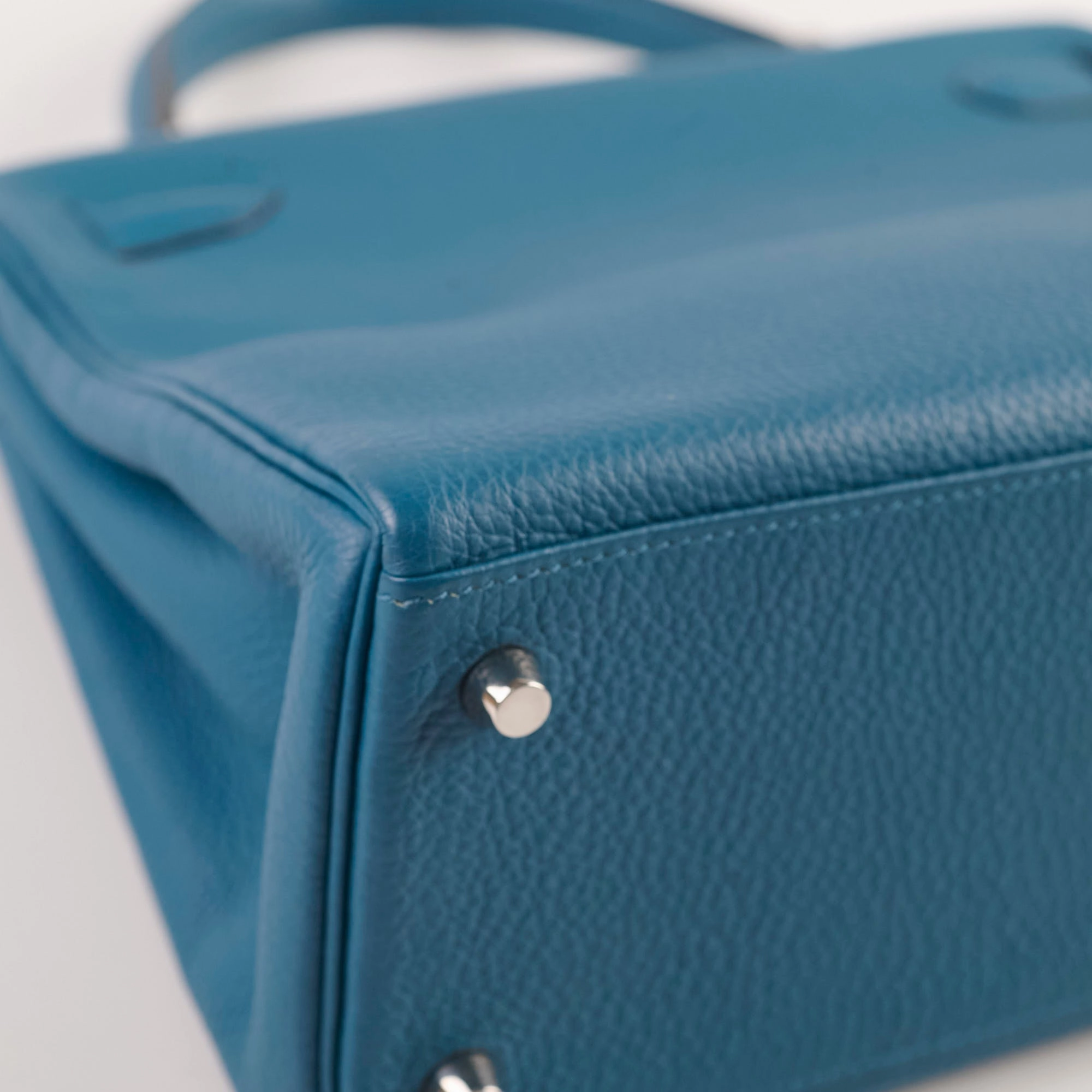 Hermes Kelly 28 blue T Stamp