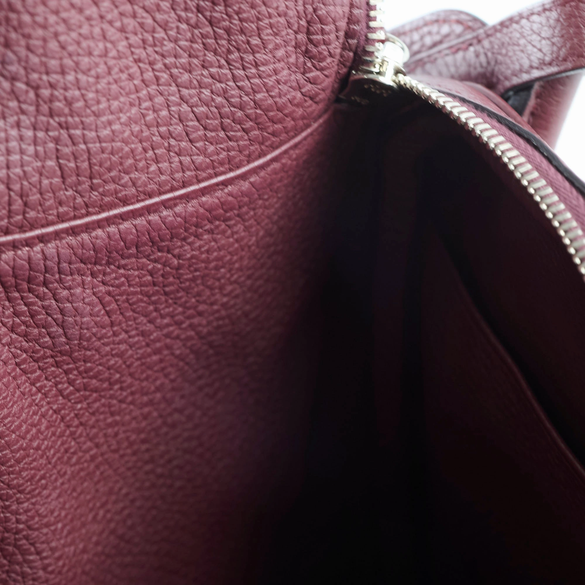 Hermes Lindy 30 Prune Clemence A stamp