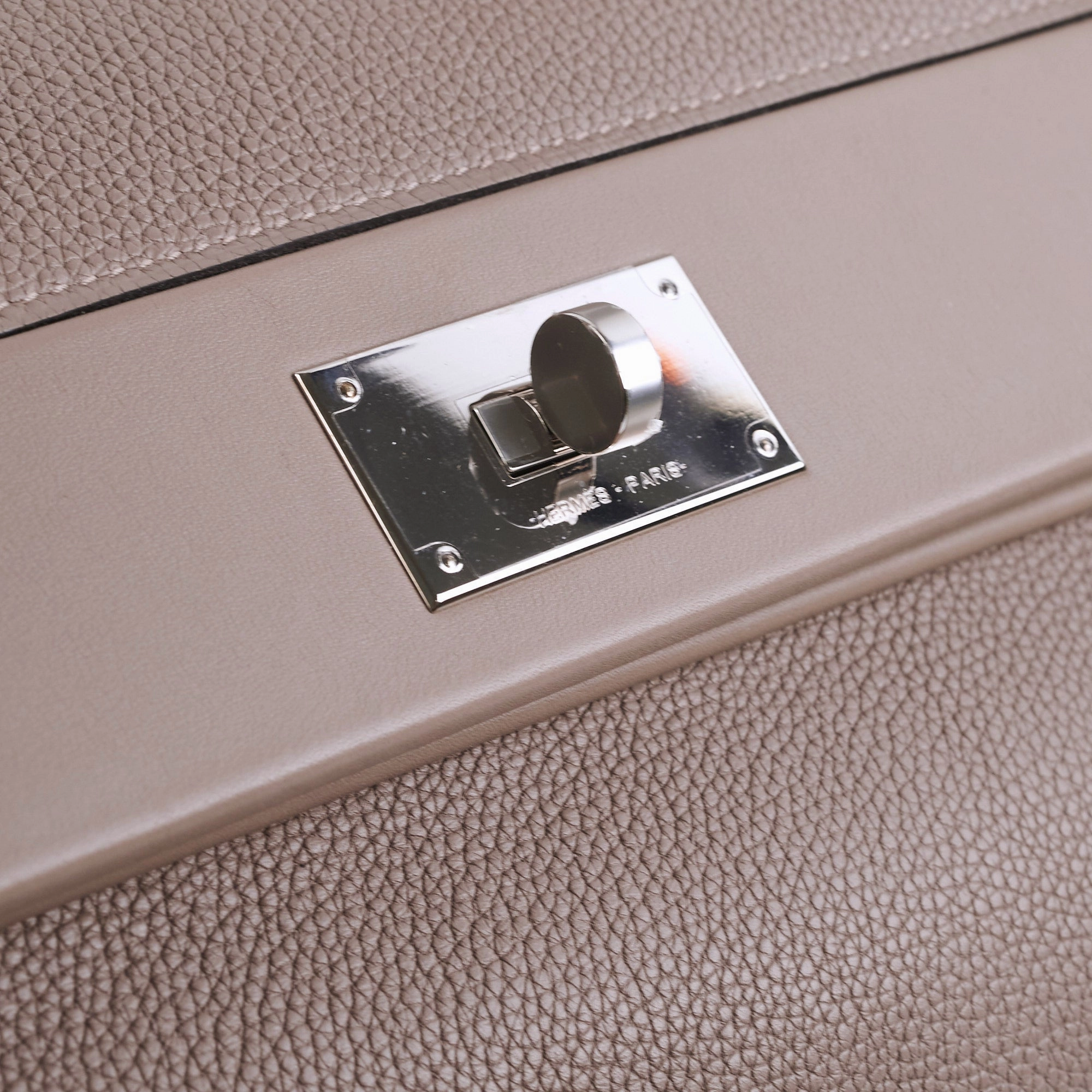 Hermes Van Cattle 24/24-35 Gris Asphalte Taurillon Stamp D (2019)