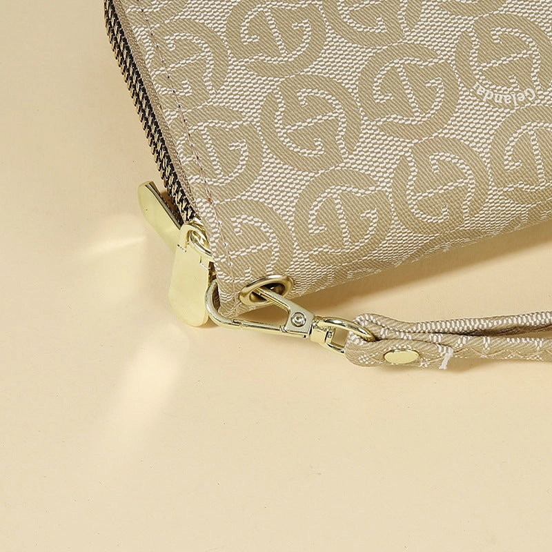 Large capacity multi-card clutch wallet