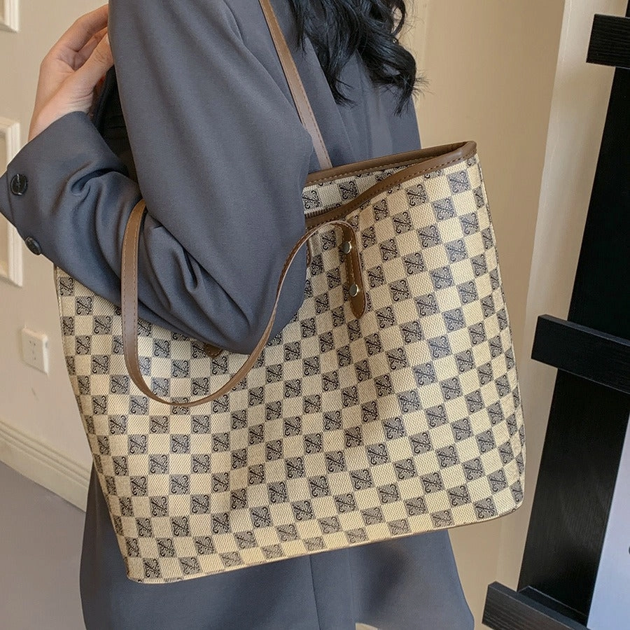Large capacity printed letter tote bag