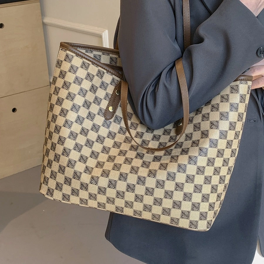 Large capacity printed letter tote bag
