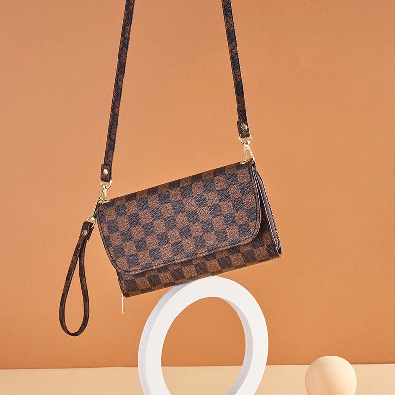 Large capacity wallet single pull mobile phone bag