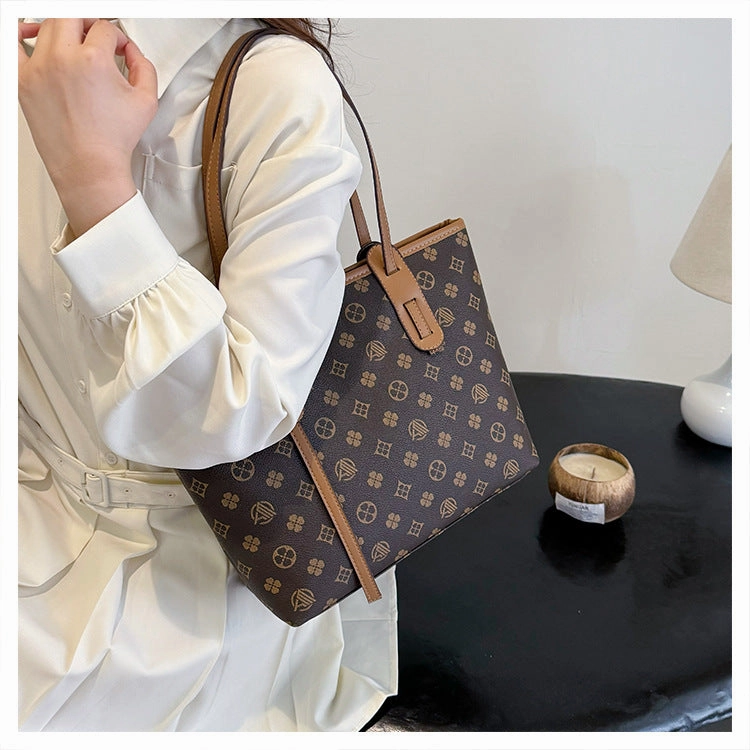 Letter large capacity tote bag