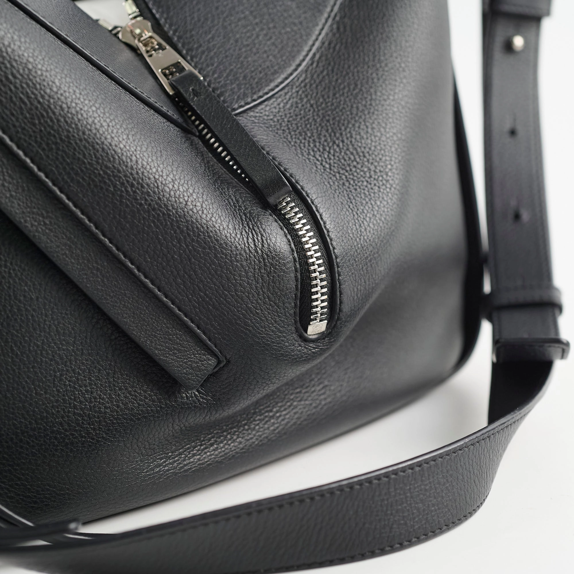 Loewe Hammock Small Black