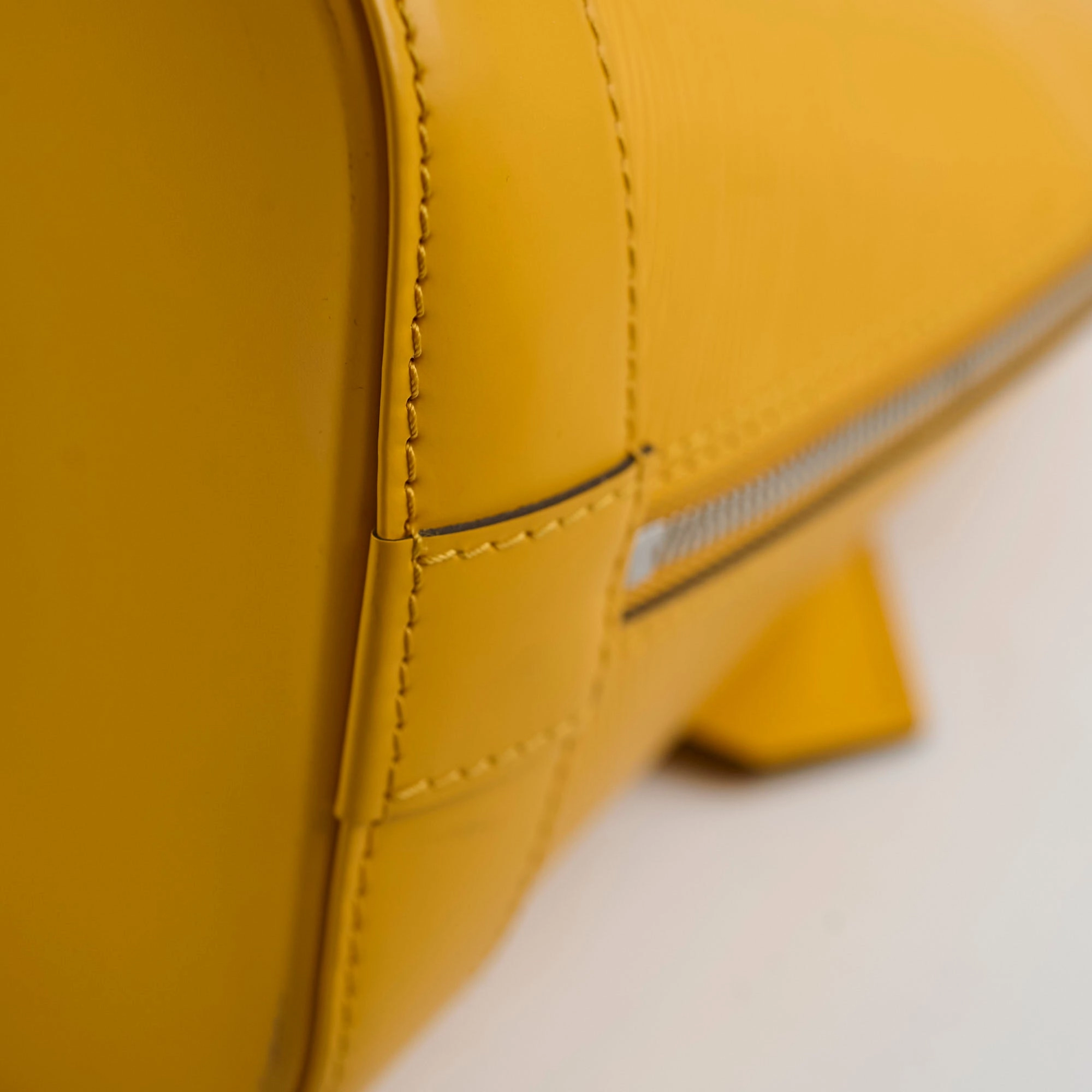 Louis Vuitton Alma MM Epi Mimosa Yellow