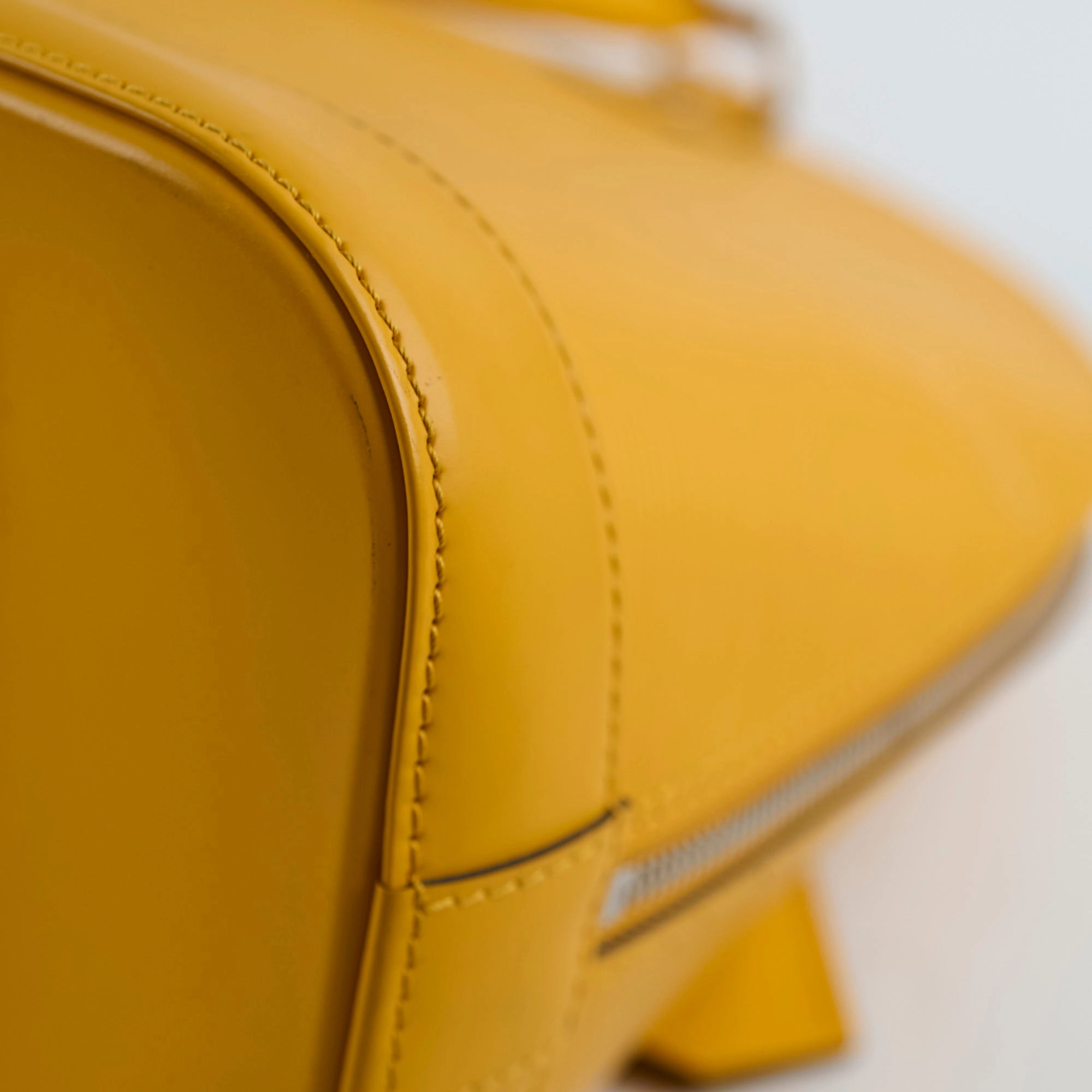Louis Vuitton Alma MM Epi Mimosa Yellow