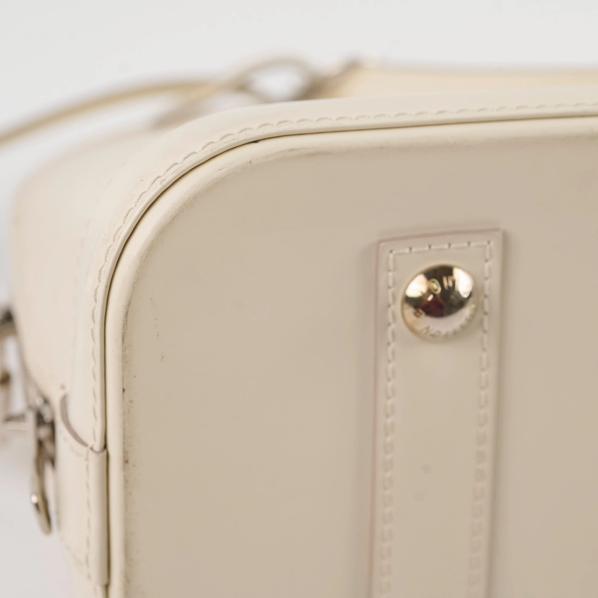 Louis Vuitton Alma PM Epi White