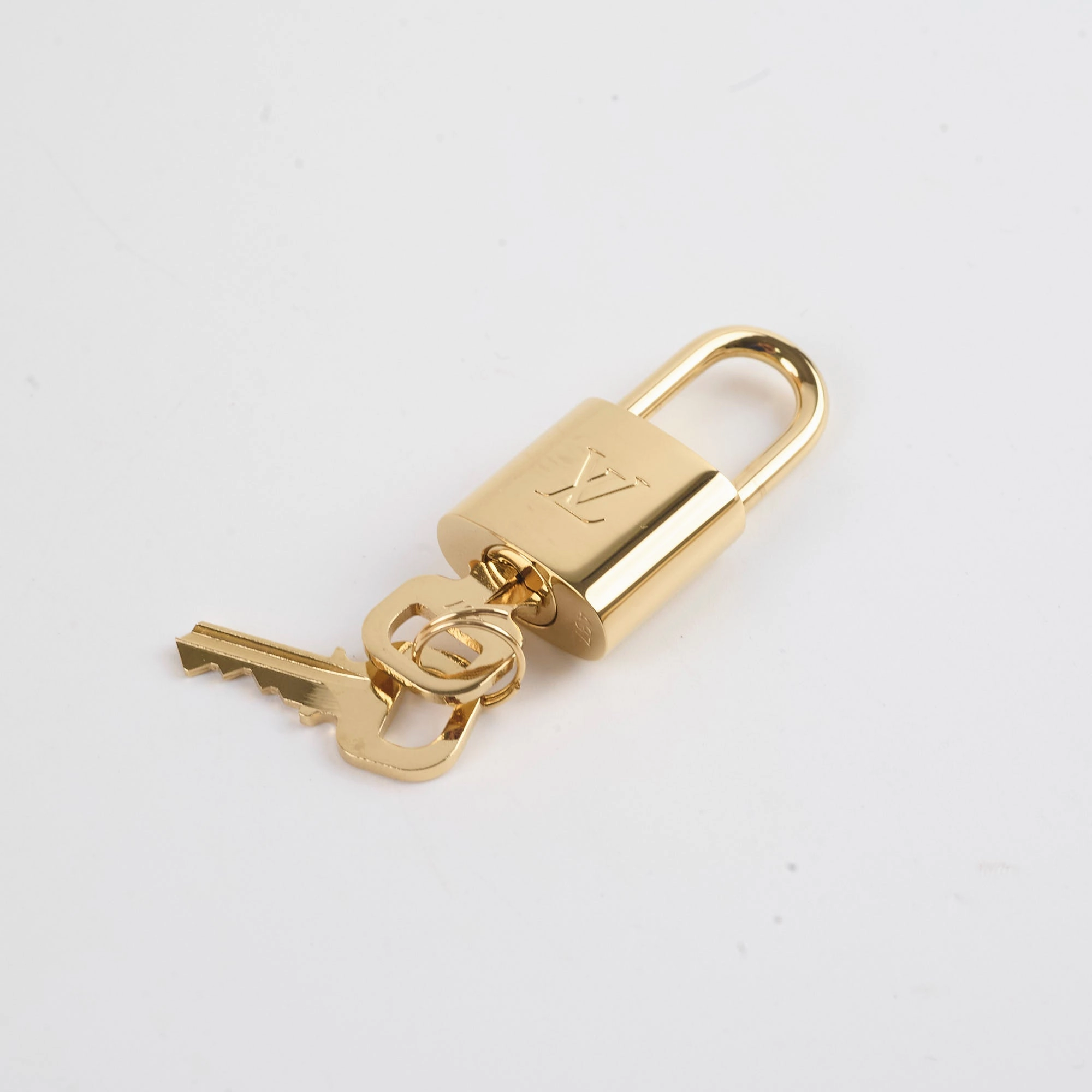 Louis Vuitton Alma PM Vernis Beige
