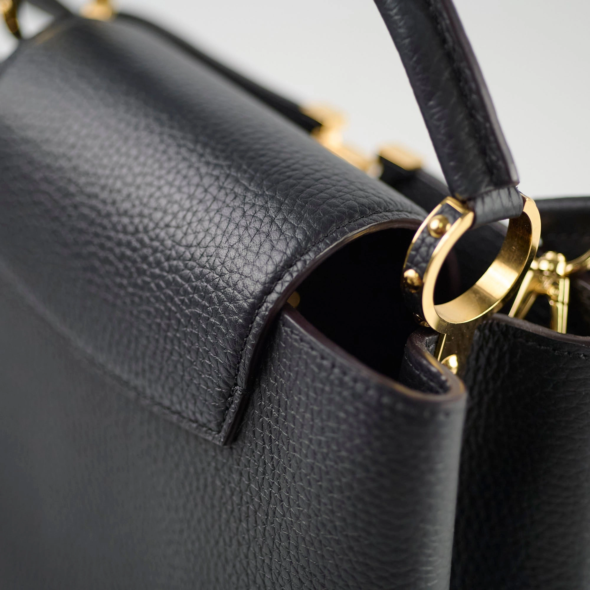 Louis Vuitton Capucines BB Black