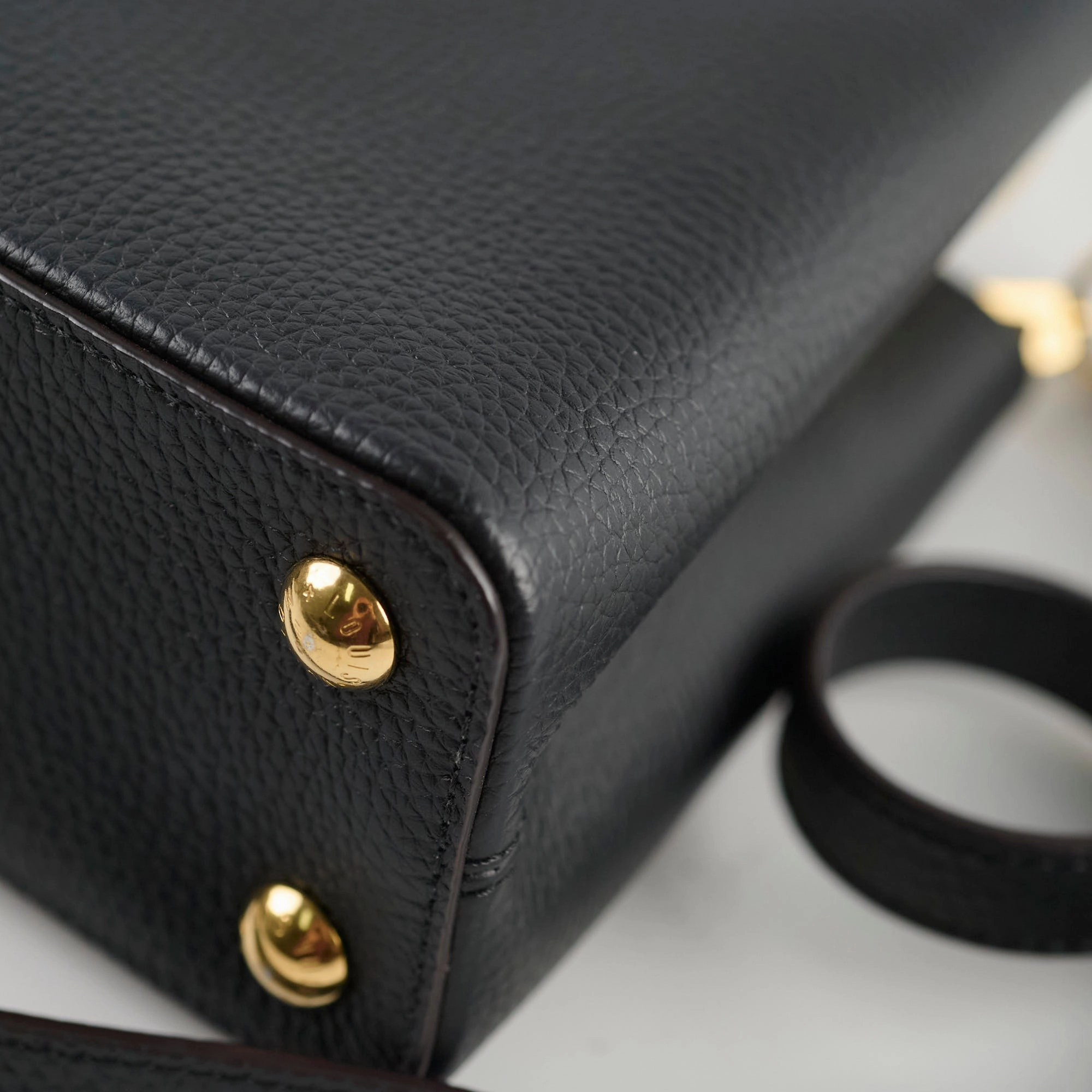Louis Vuitton Capucines BB Black