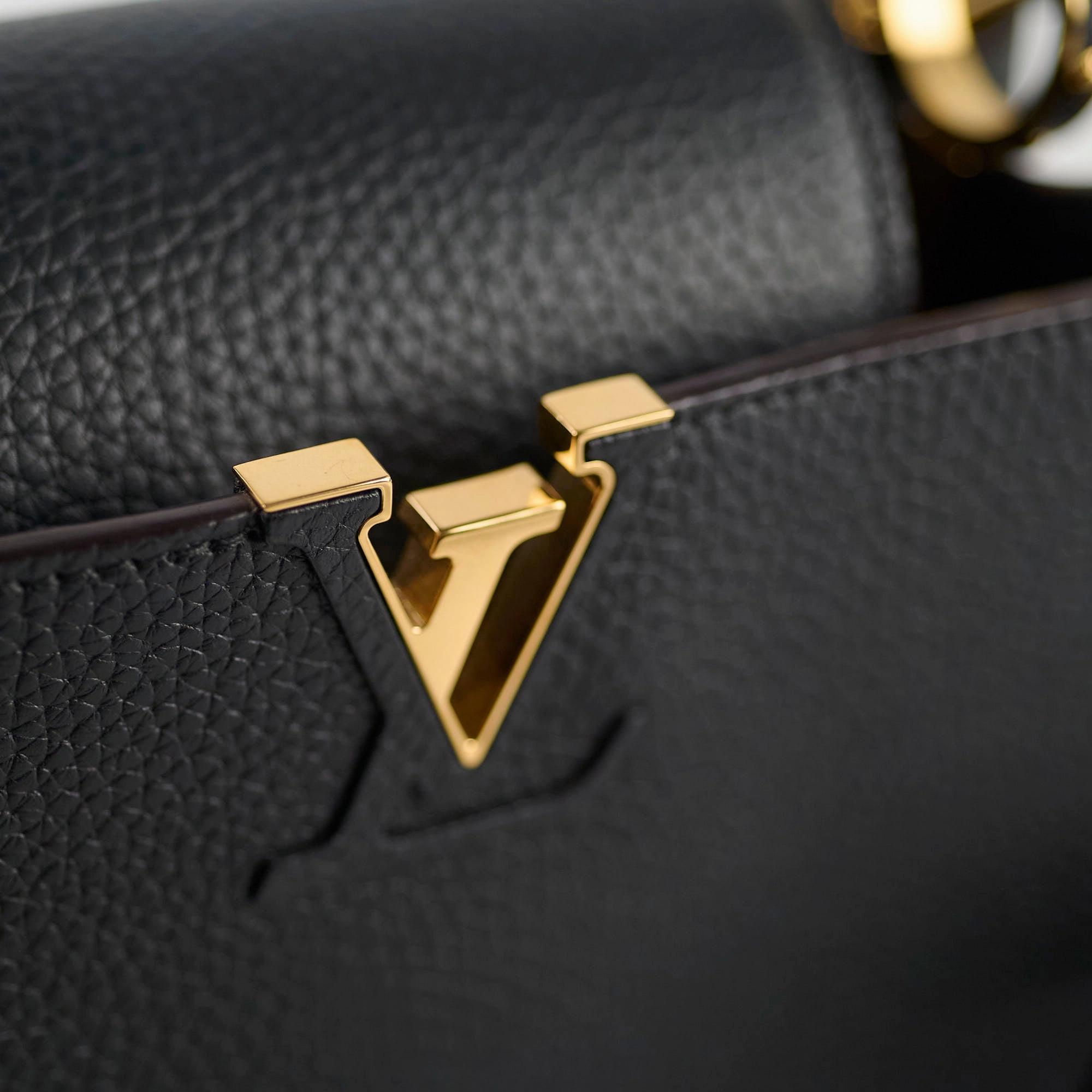 Louis Vuitton Capucines BB Black