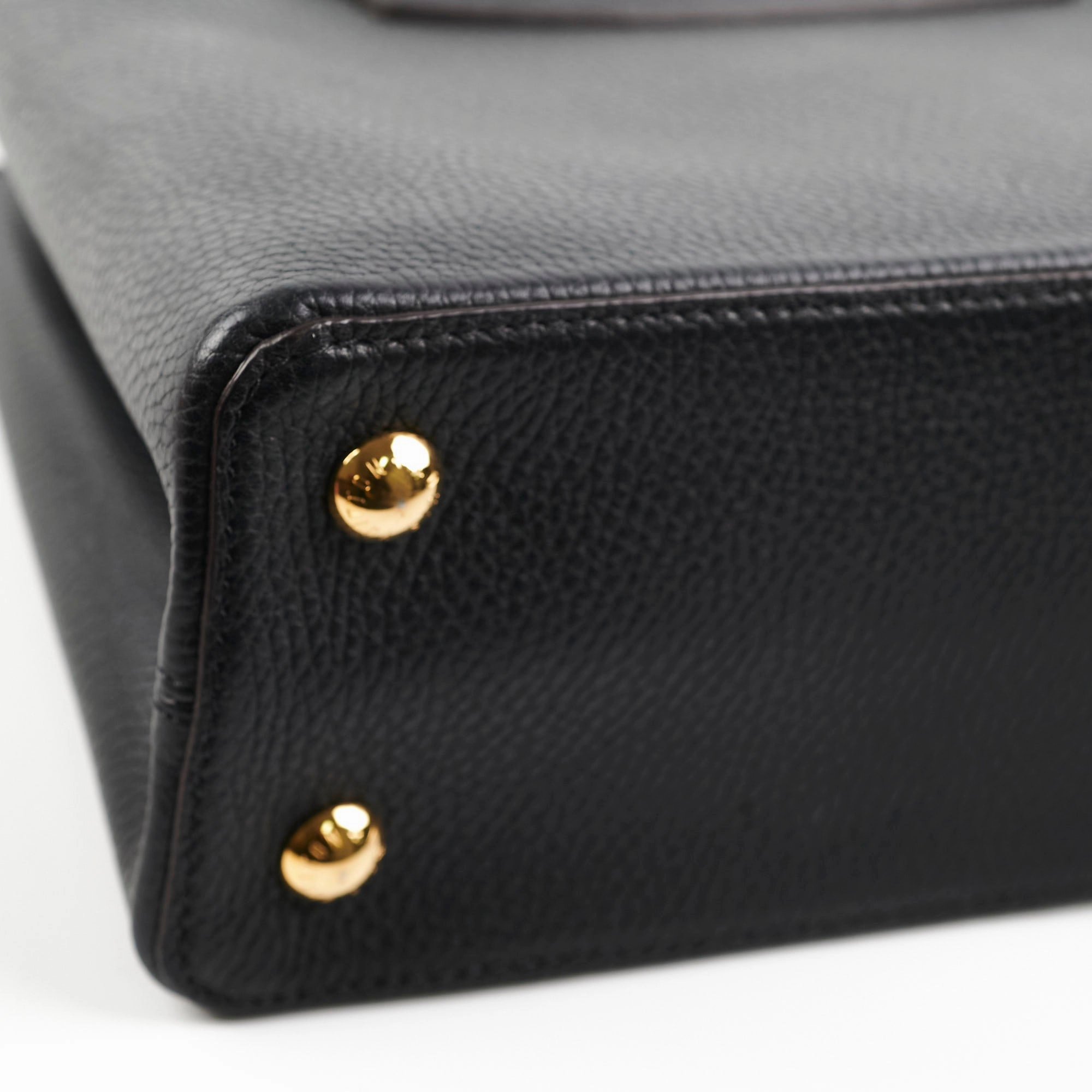 Louis Vuitton Capucines PM Black