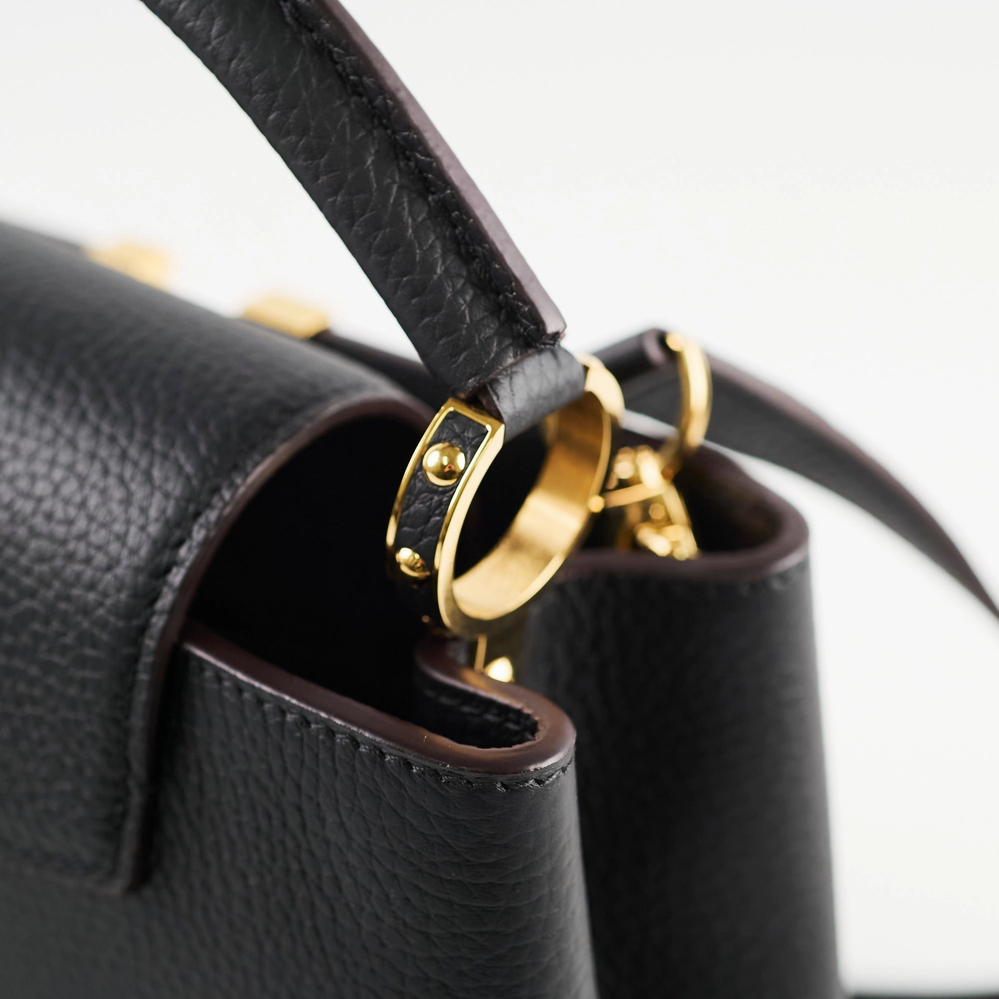 Louis Vuitton Capuucines BB Black