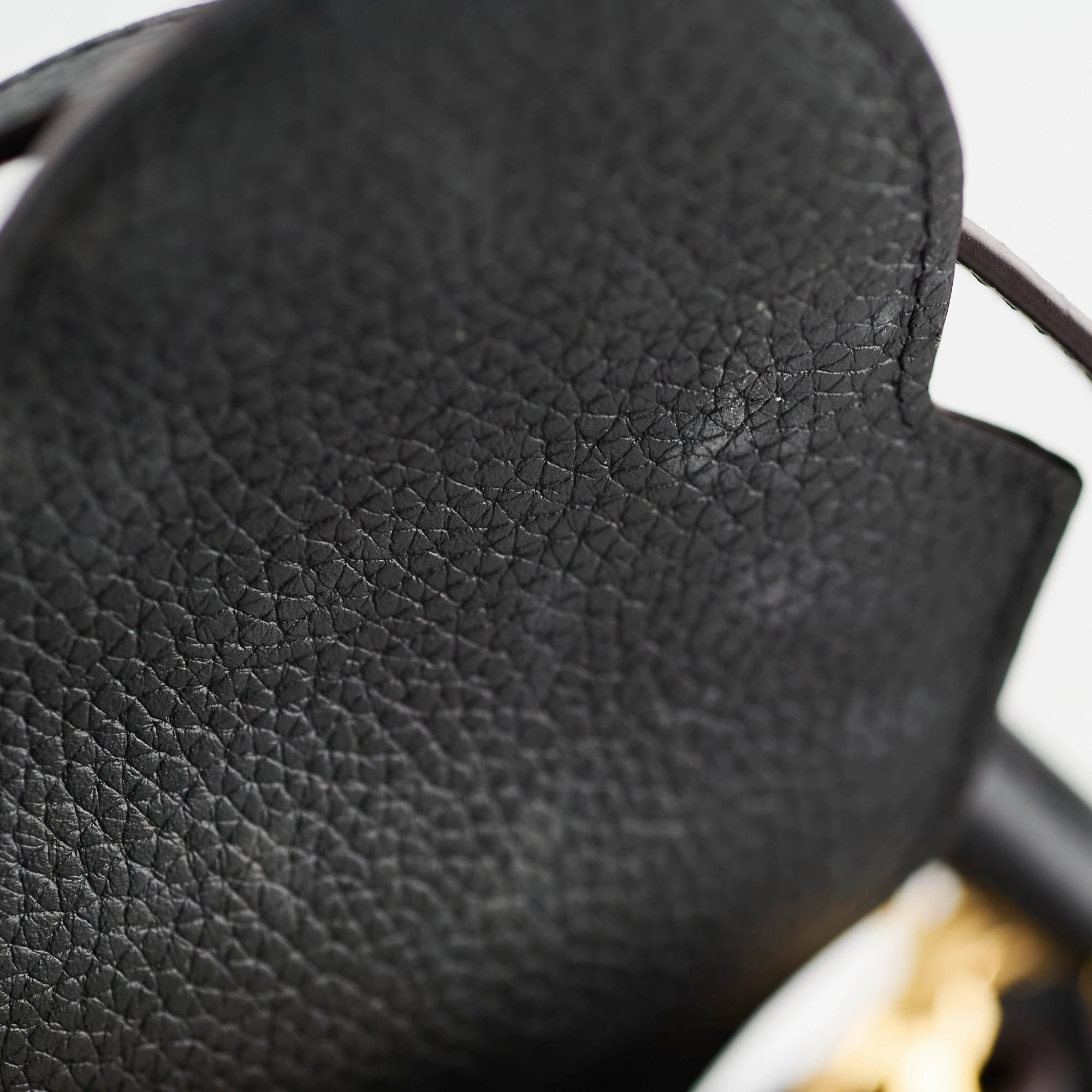 Louis Vuitton Capuucines BB Black