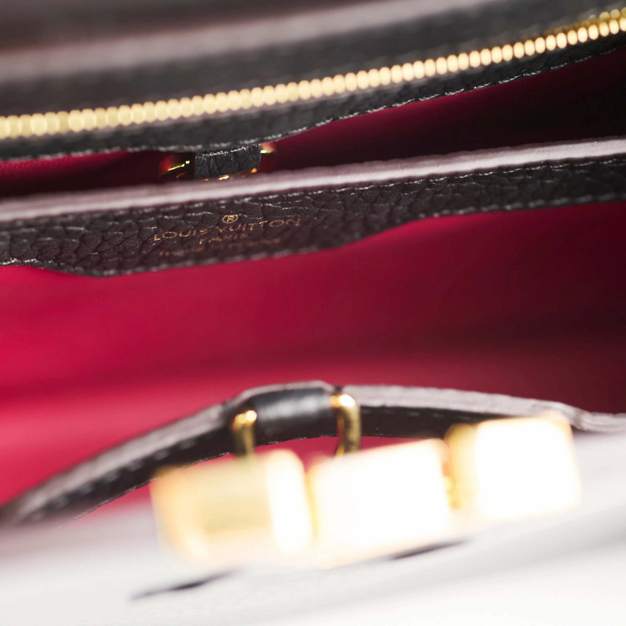 Louis Vuitton Capuucines BB Black