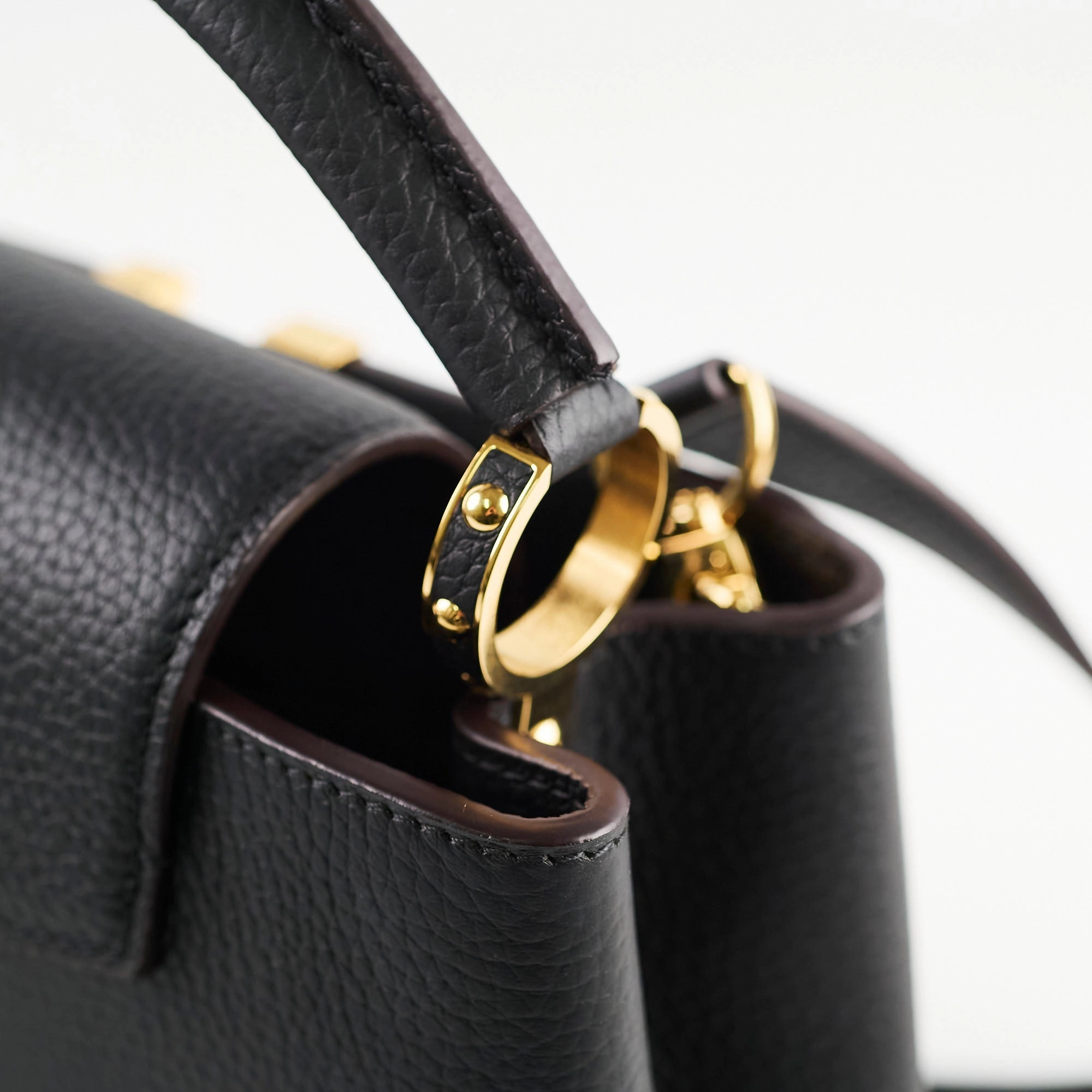 Louis Vuitton Capuucines BB Black