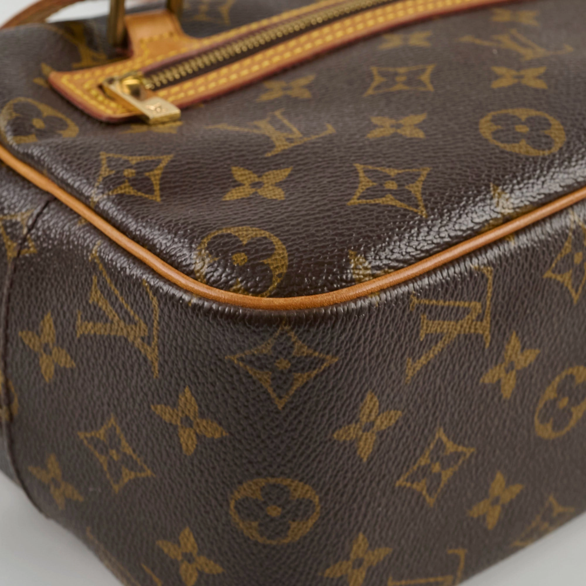 Louis Vuitton Cite MM Monogram