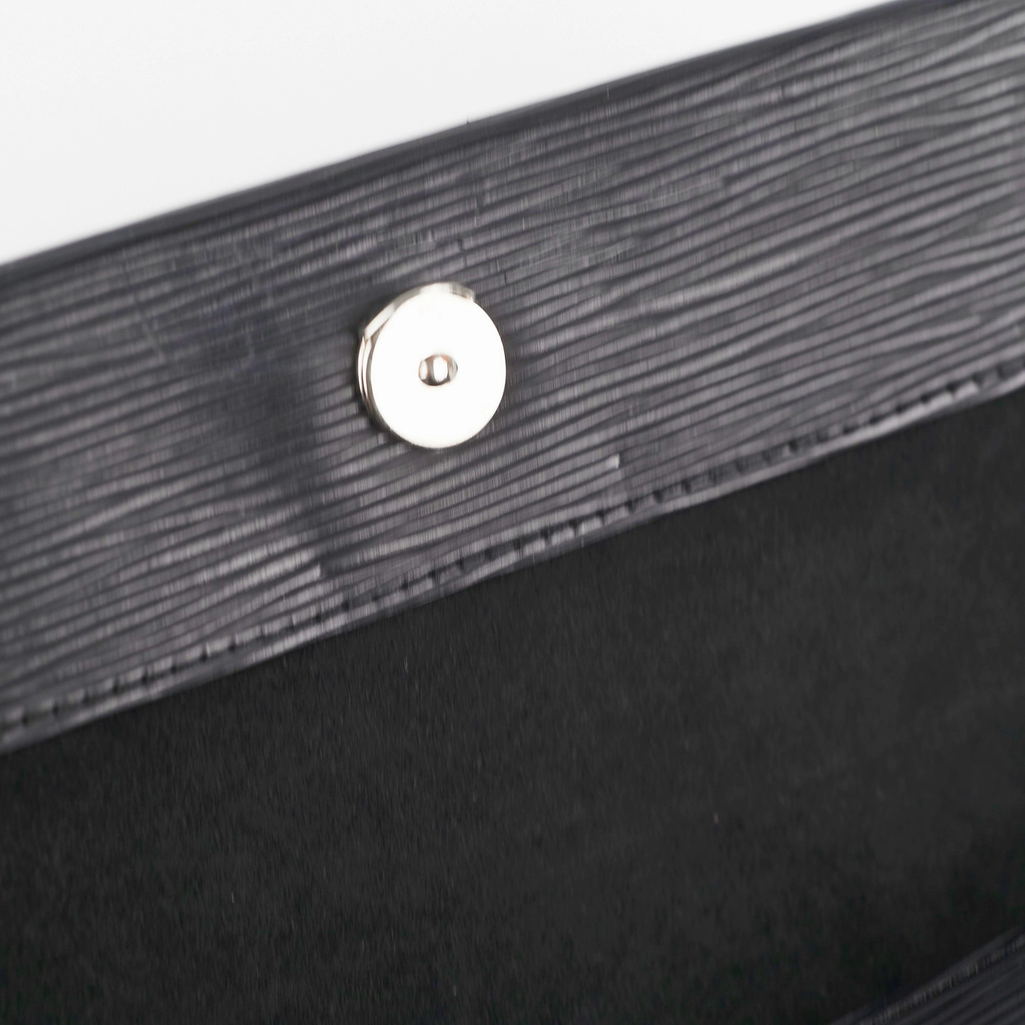 Louis Vuitton Cluny MM Epi Black Bag
