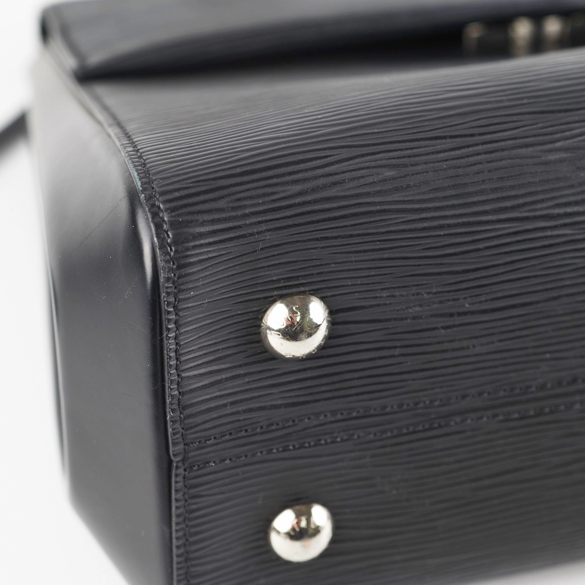 Louis Vuitton Cluny MM Epi Black Bag