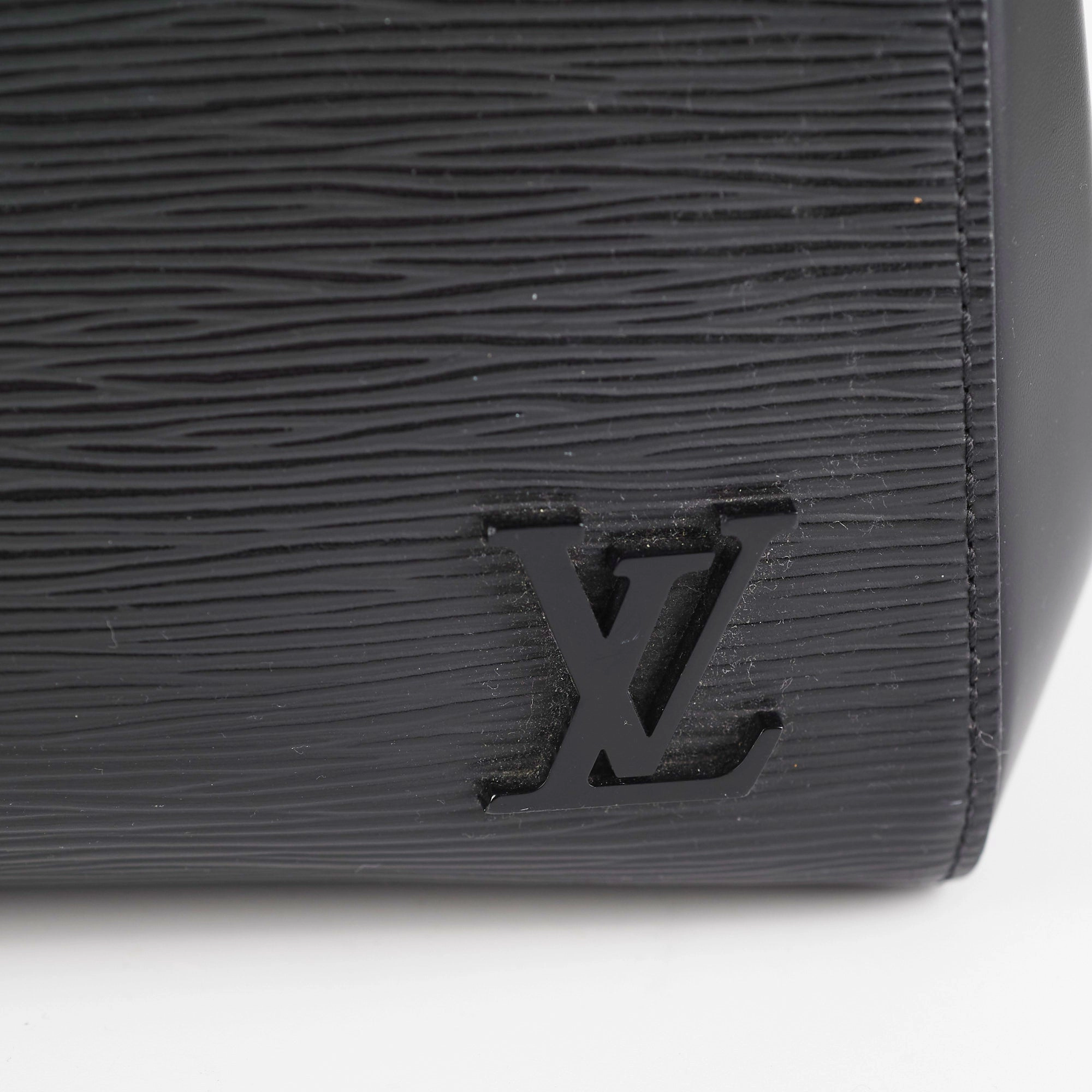 Louis Vuitton Cluny MM Epi Black Bag