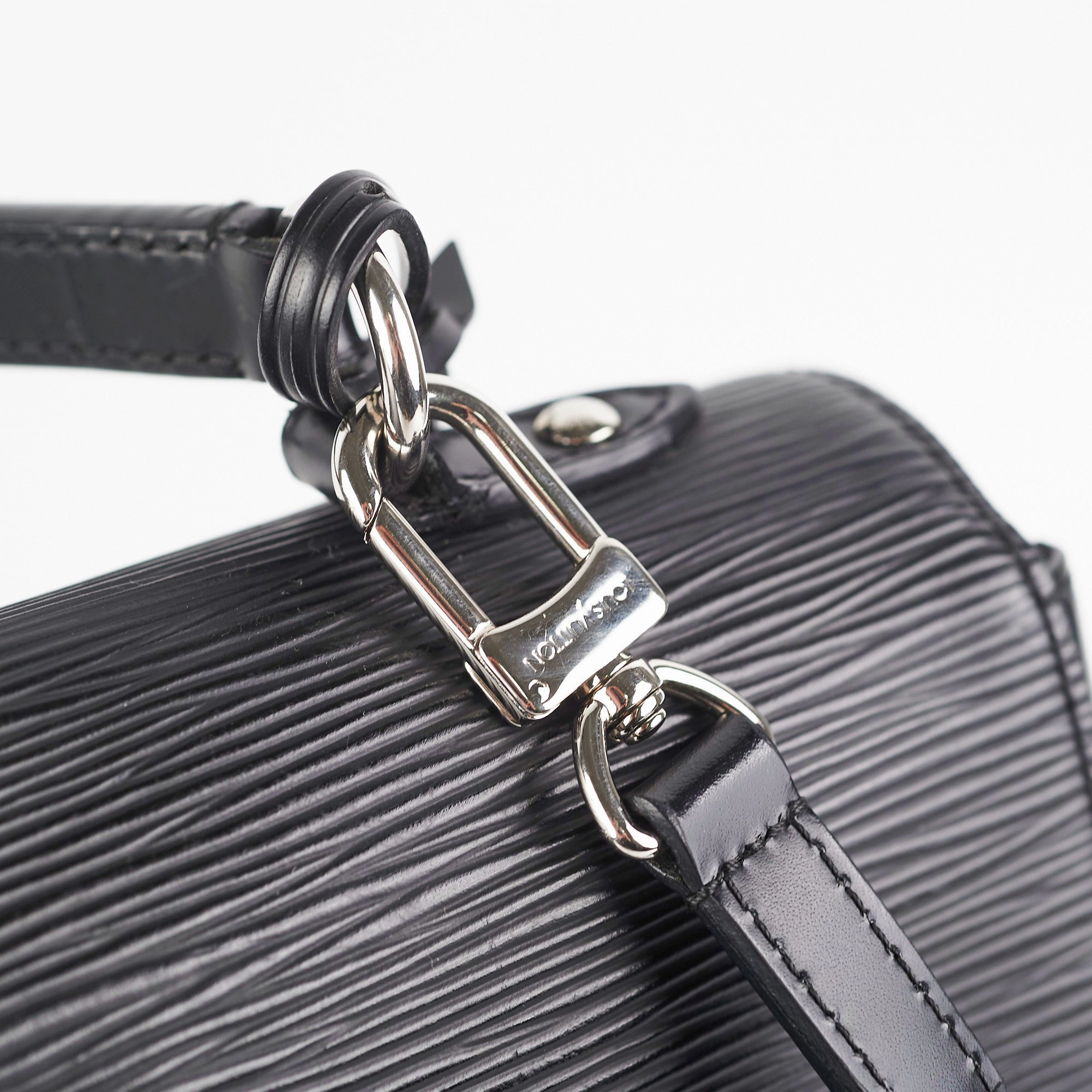 Louis Vuitton Cluny MM Epi Black Bag