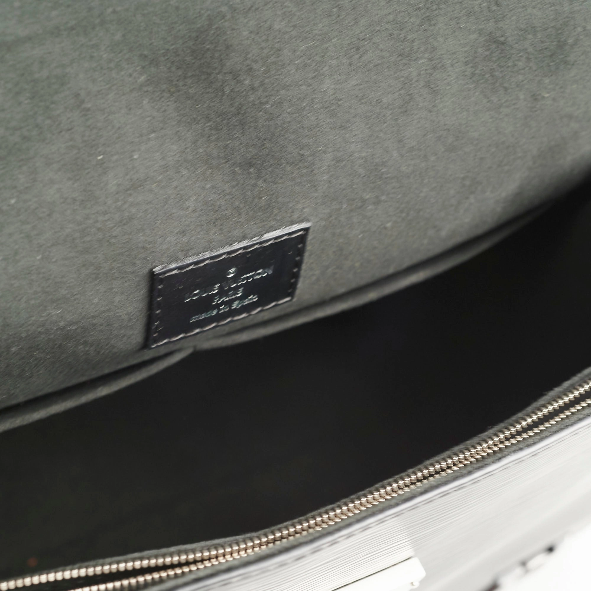 Louis Vuitton Cluny MM Epi Black Shoulder Bag