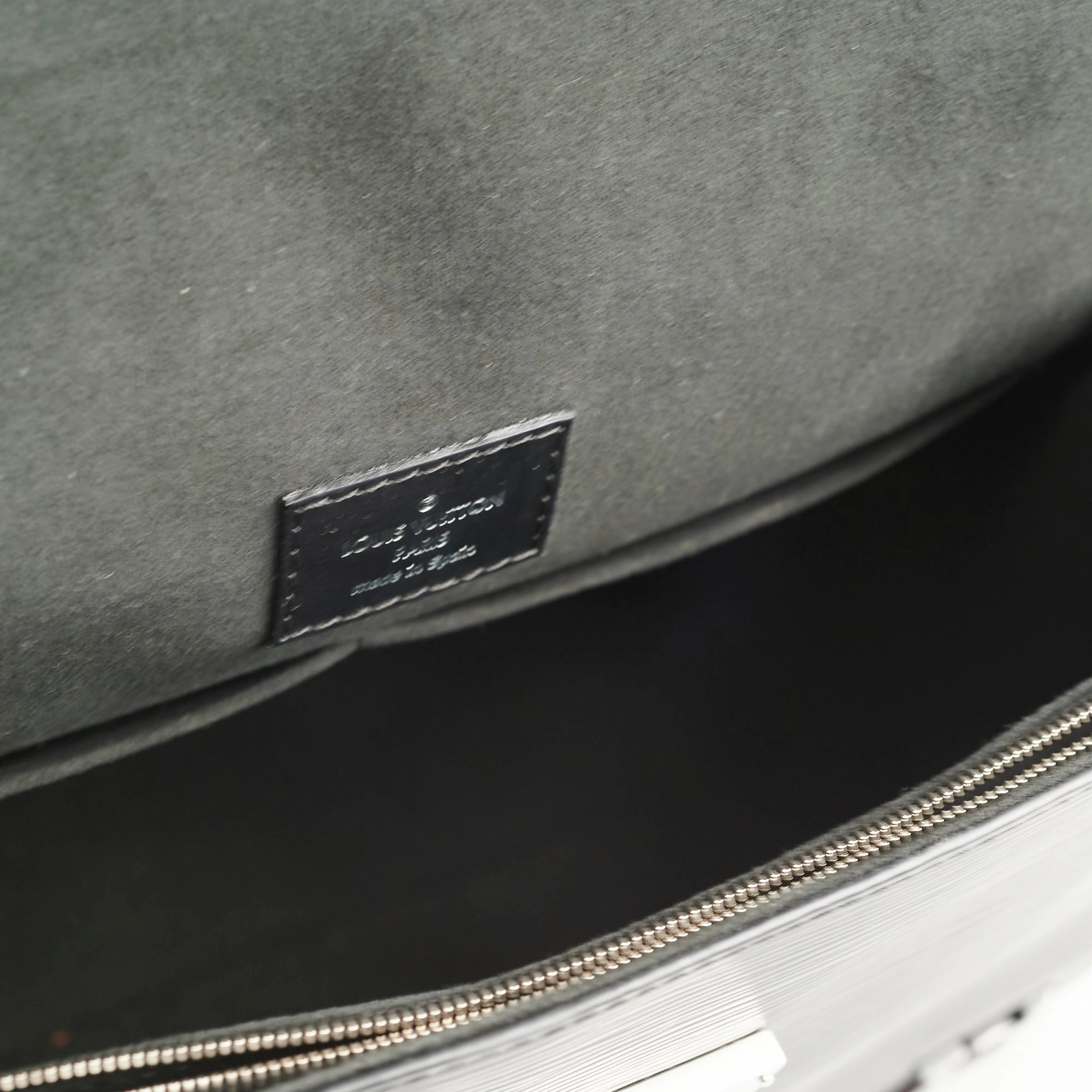 Louis Vuitton Cluny MM Epi Black Shoulder Bag