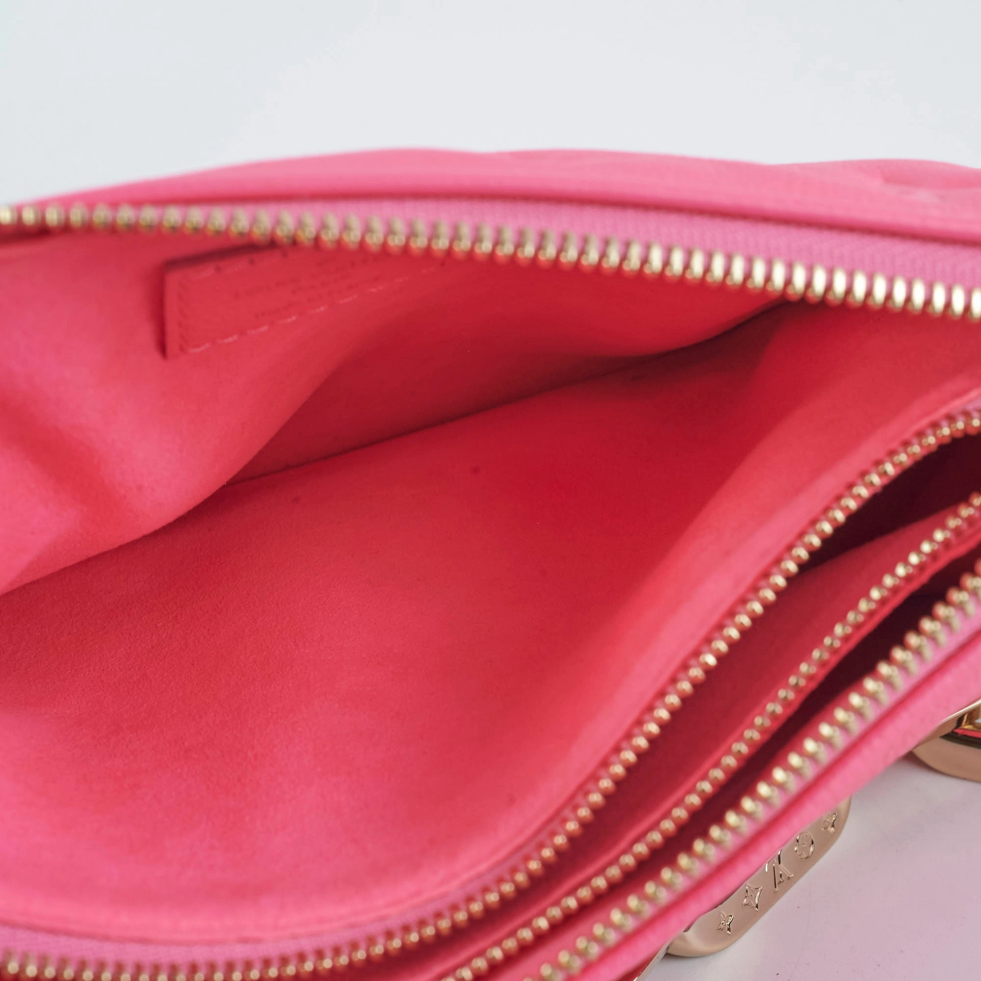 Louis Vuitton Coussin BB Rose Fluo