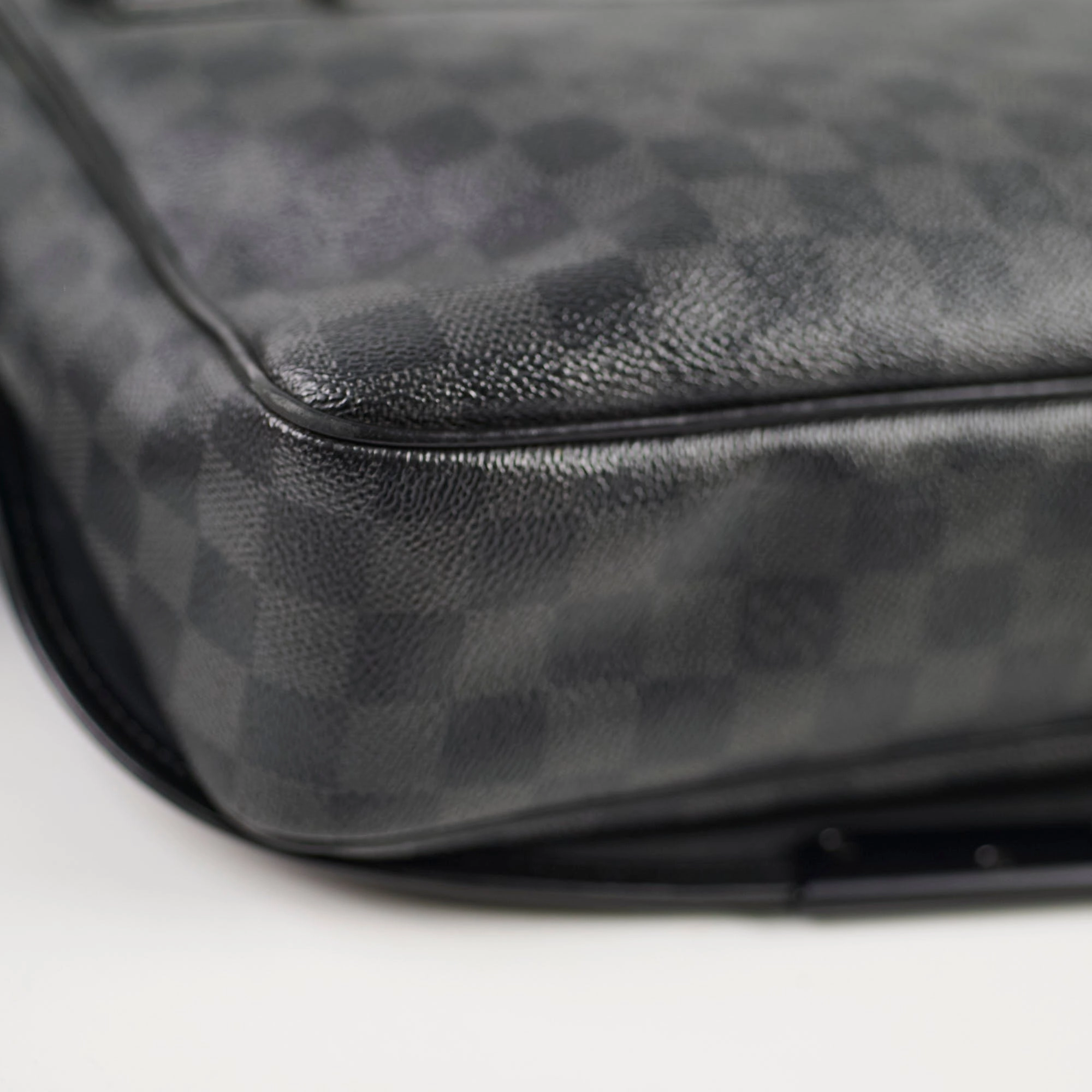 Louis Vuitton Damier Graphite MM