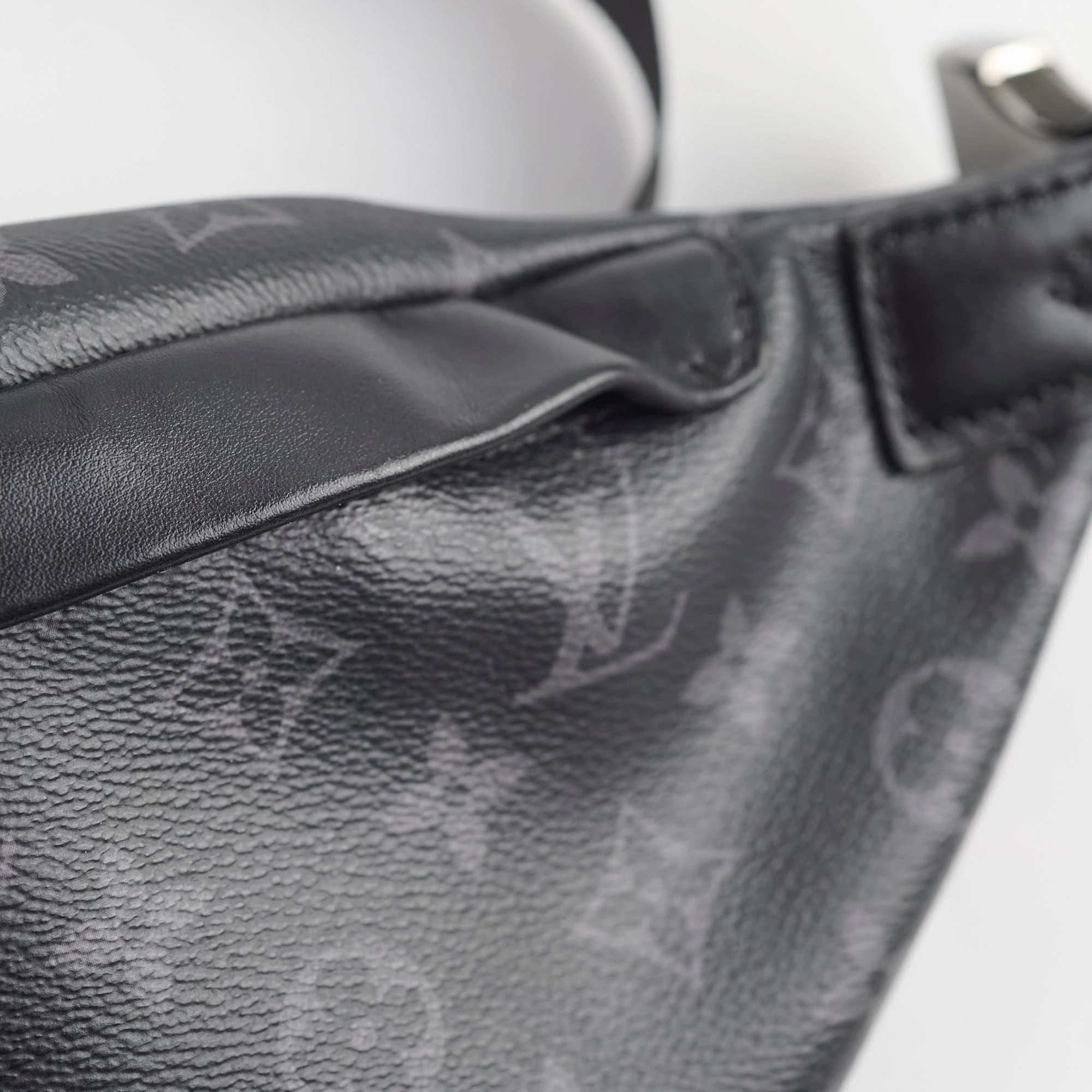 Louis Vuitton Discovery Bumbag PM Monogram Eclipse