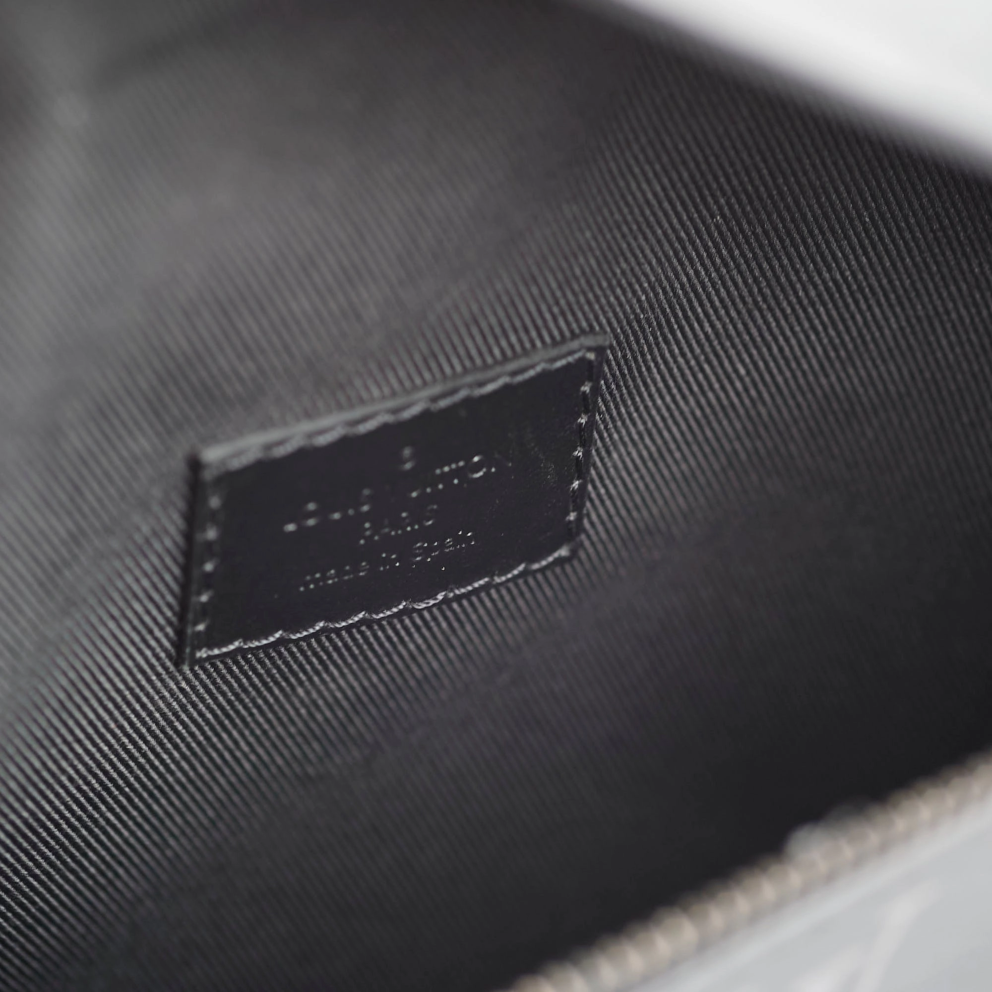 Louis Vuitton Discovery Bumbag PM Monogram Eclipse