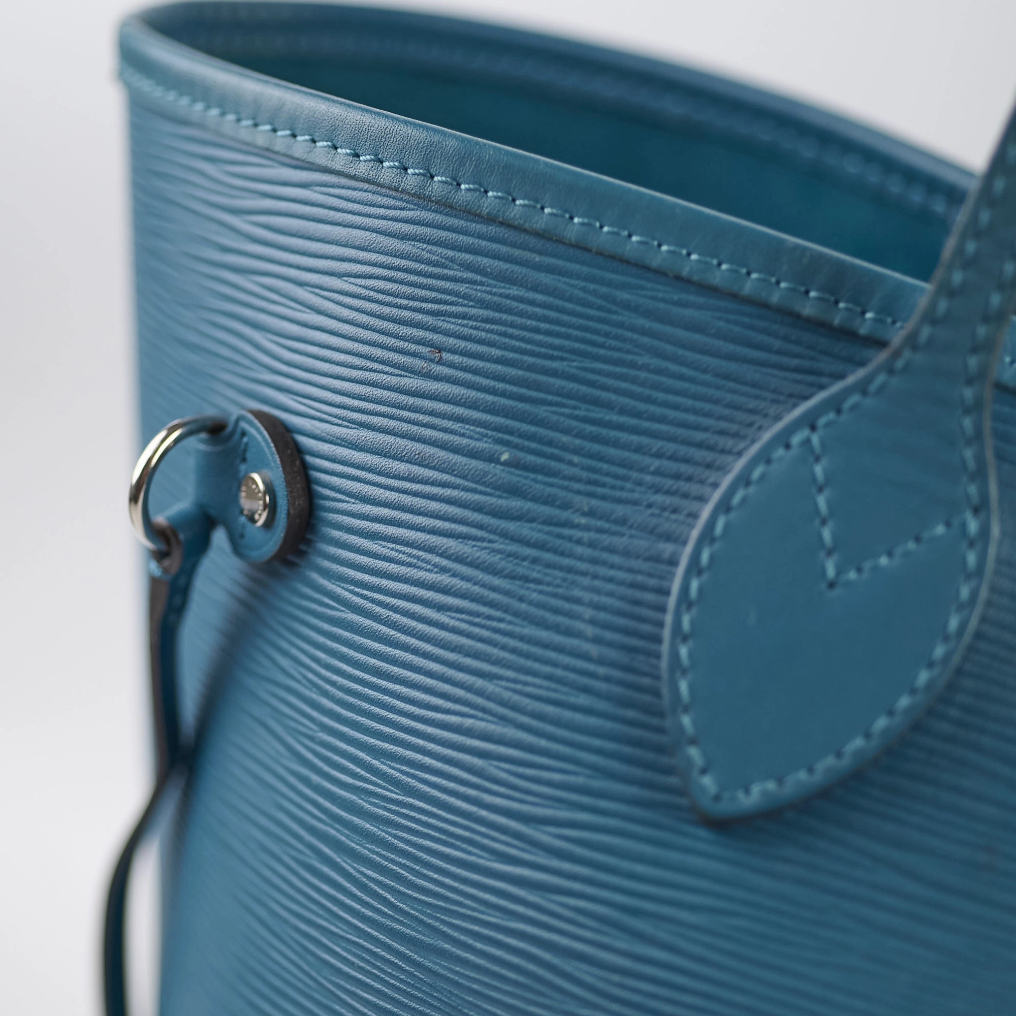 Louis Vuitton Epi Neverfull MM Blue