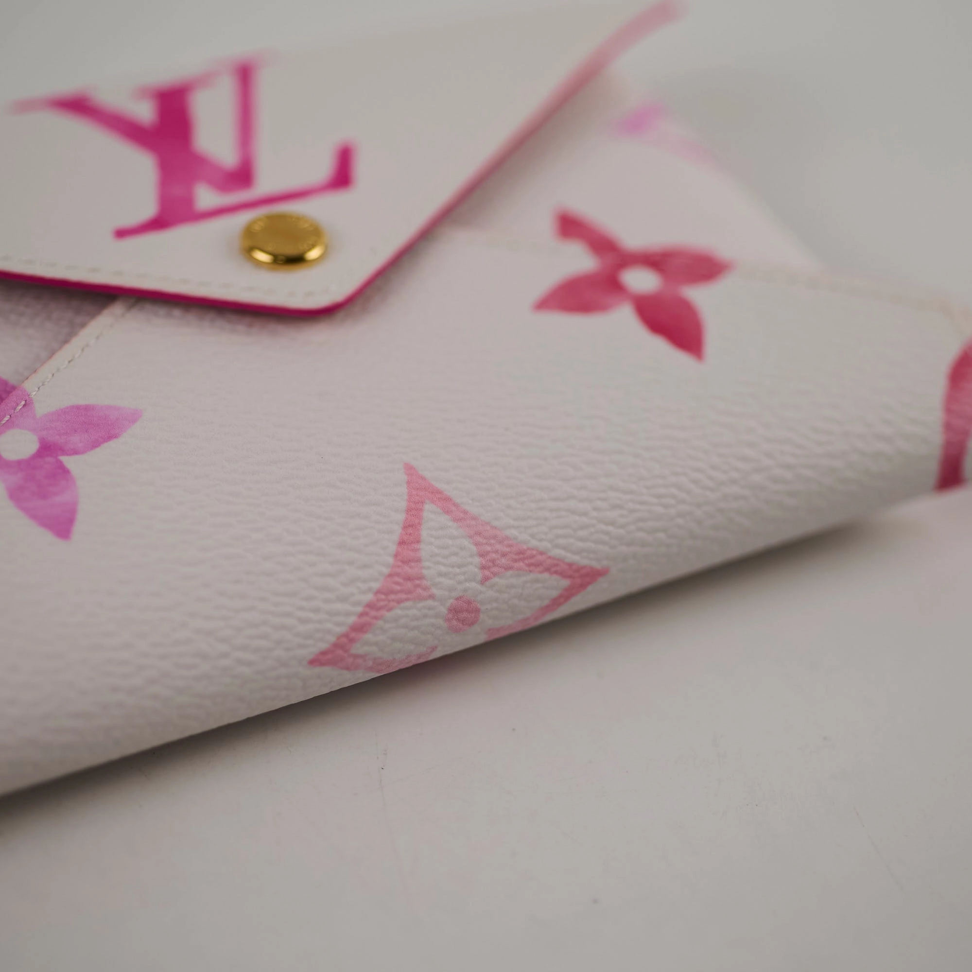 Louis Vuitton Kiragami Medium Pouch Pink/White