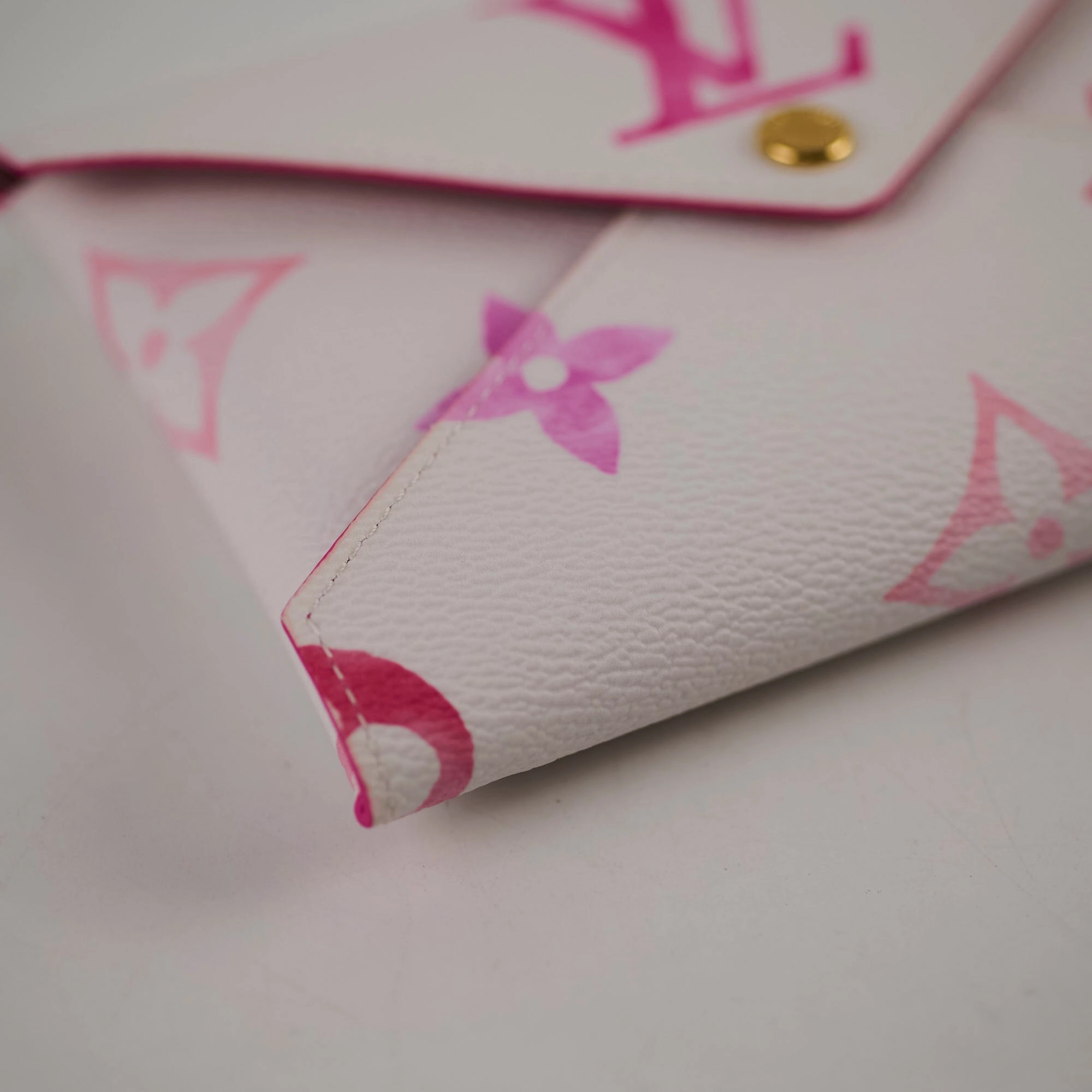 Louis Vuitton Kiragami Medium Pouch Pink/White