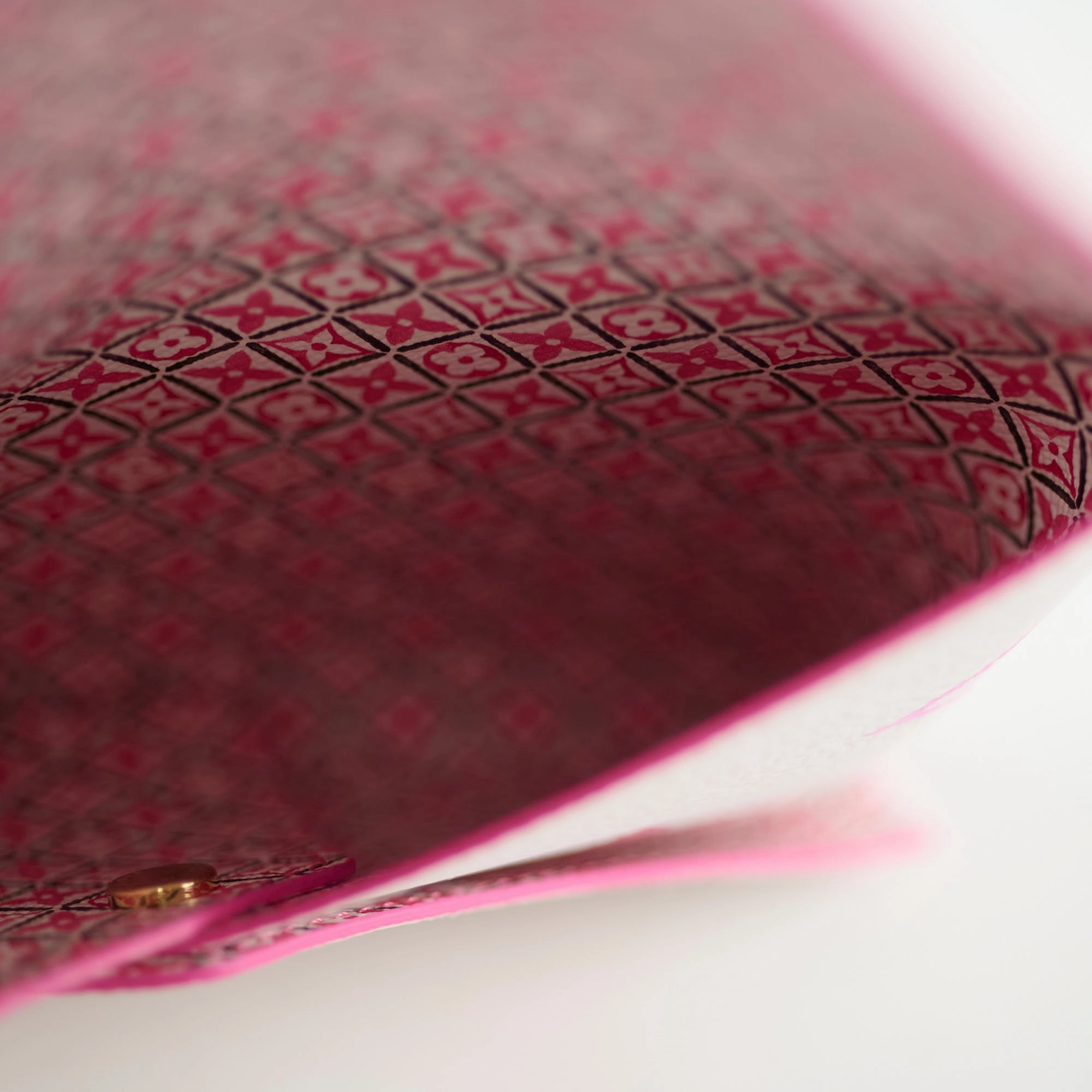 Louis Vuitton Kiragami Medium Pouch Pink/White