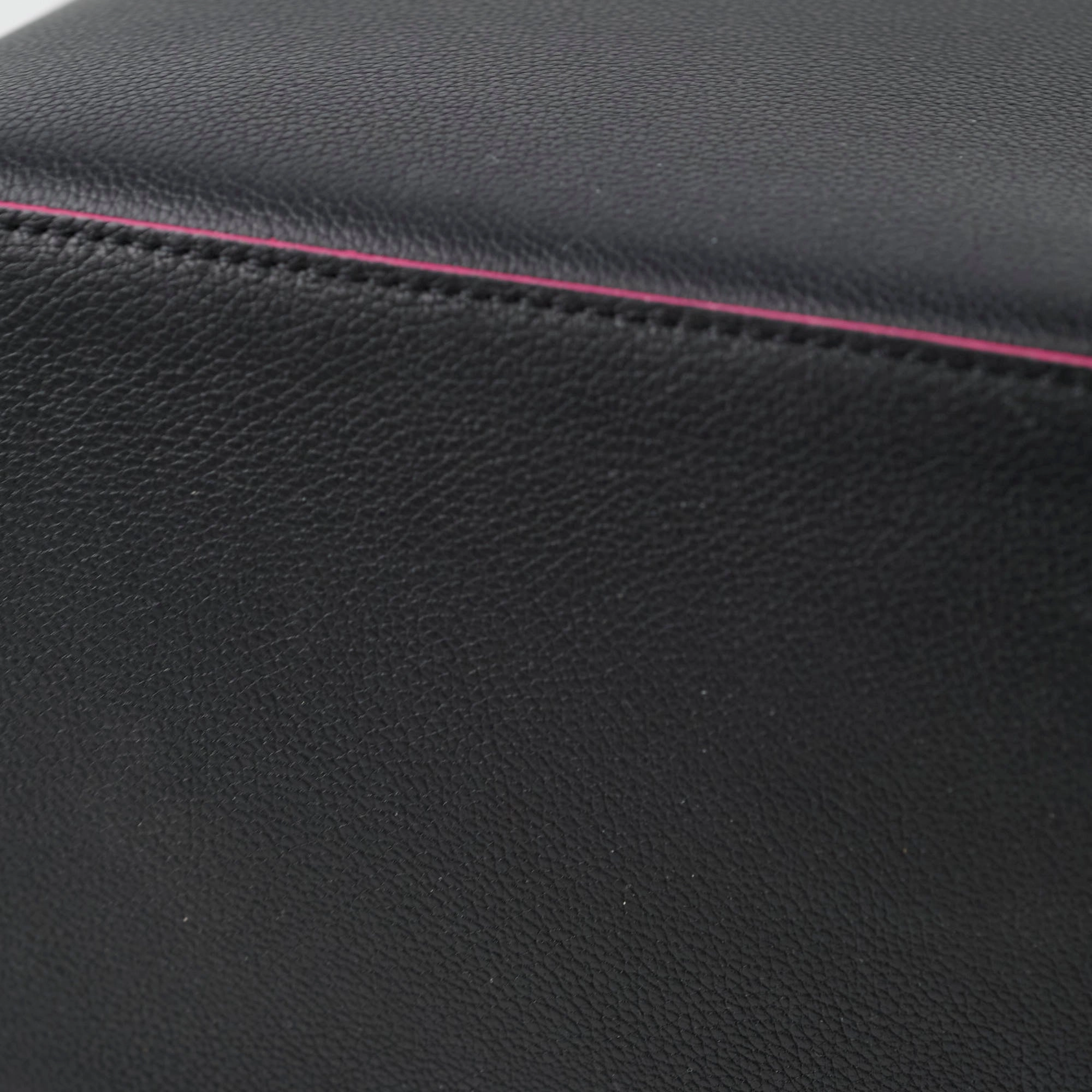 Louis Vuitton Lock Me Bucket Bag Black/Fuschia