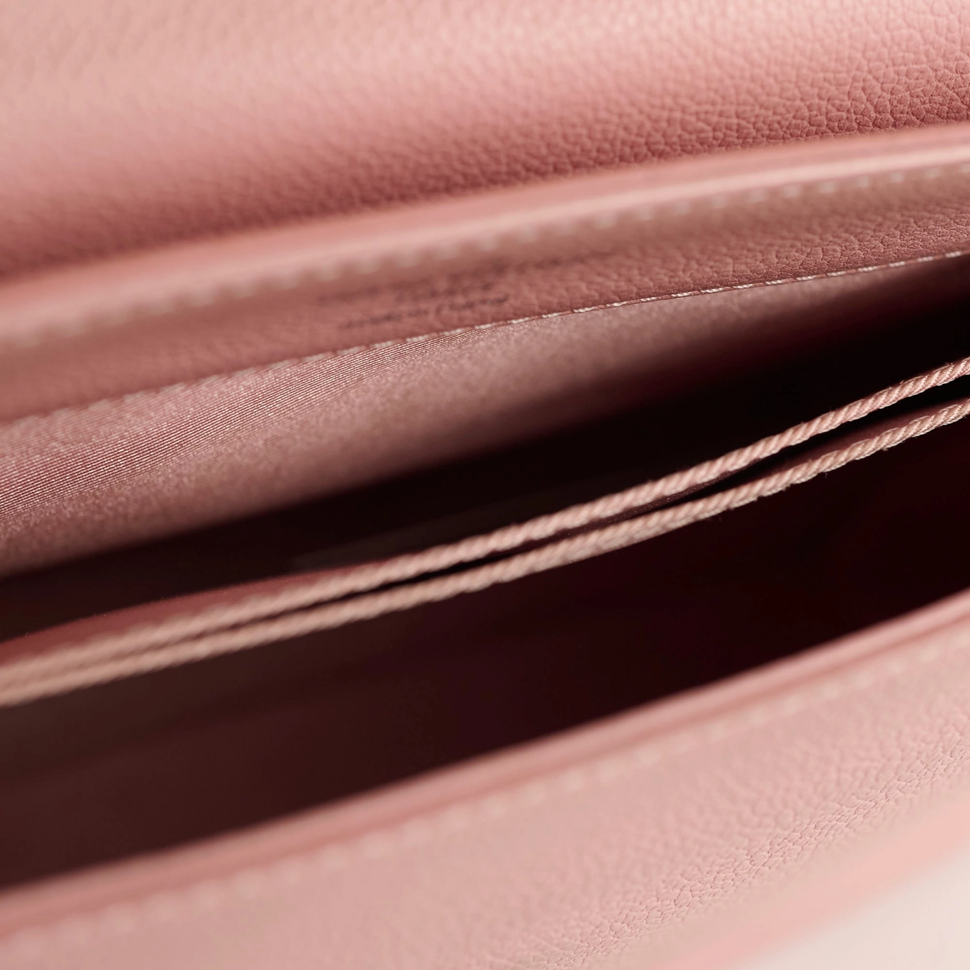 Louis Vuitton Lock Me Light Pink