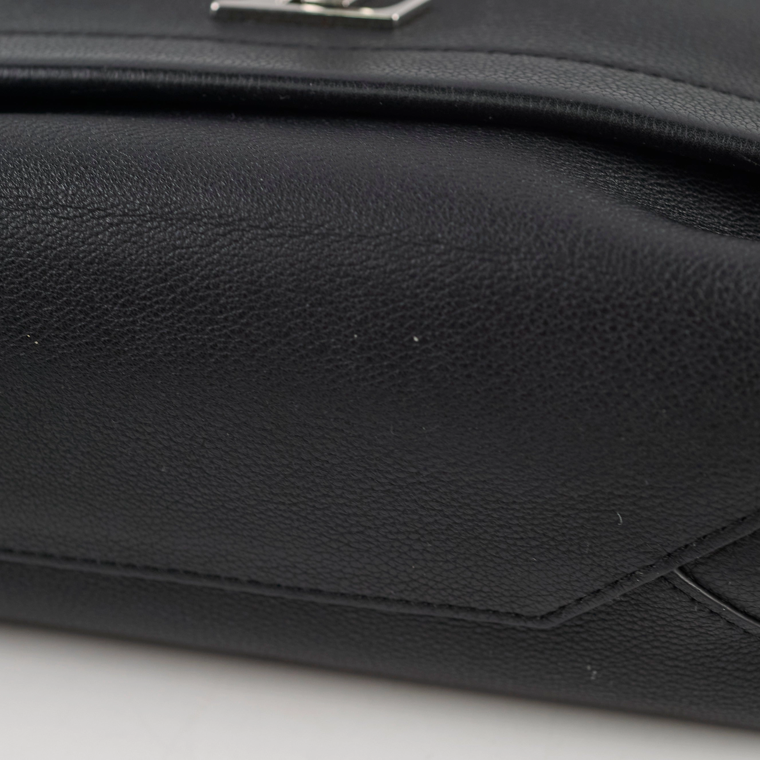 Louis Vuitton Lockme II Bag Black