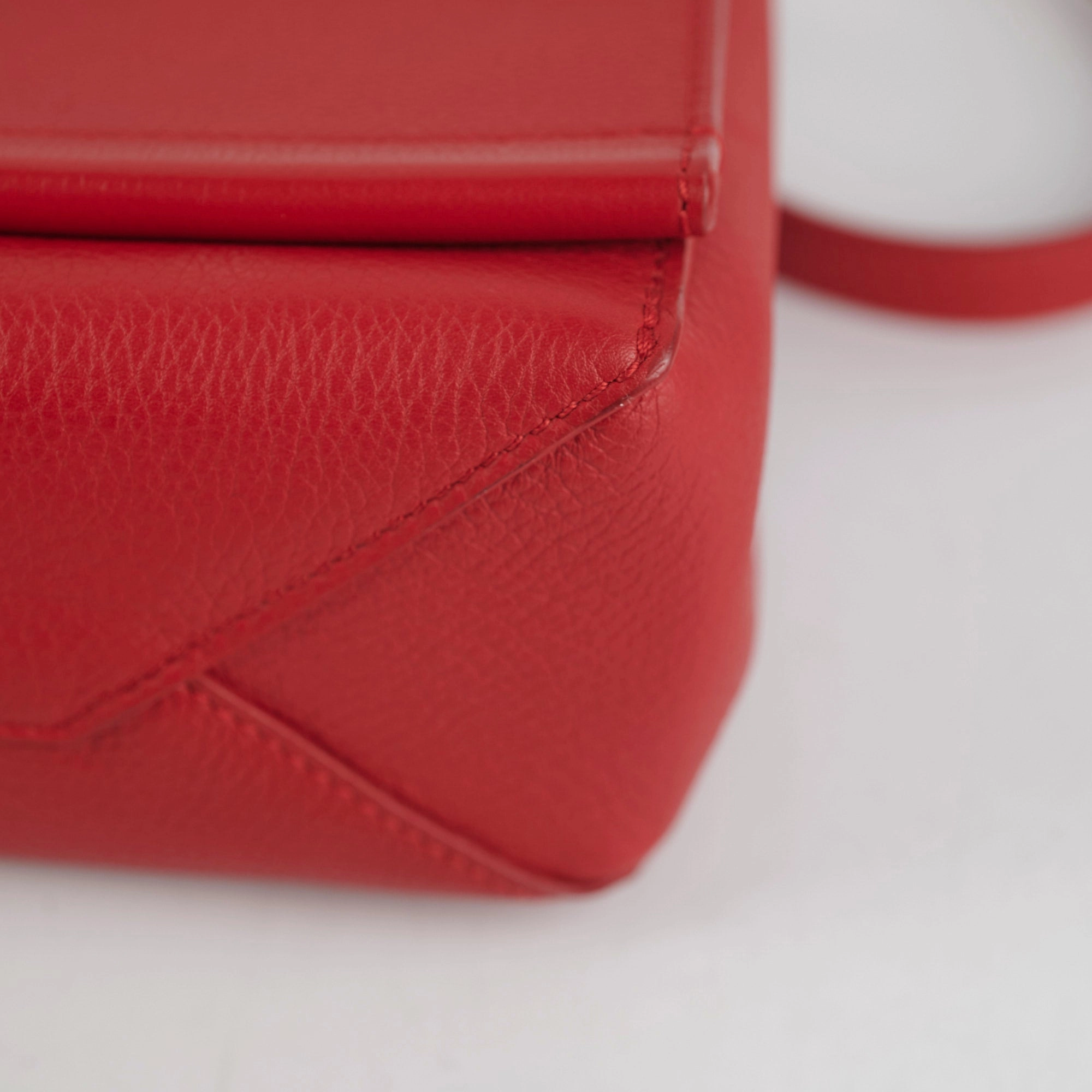 Louis Vuitton Lockme II BB Calfskin Rubis