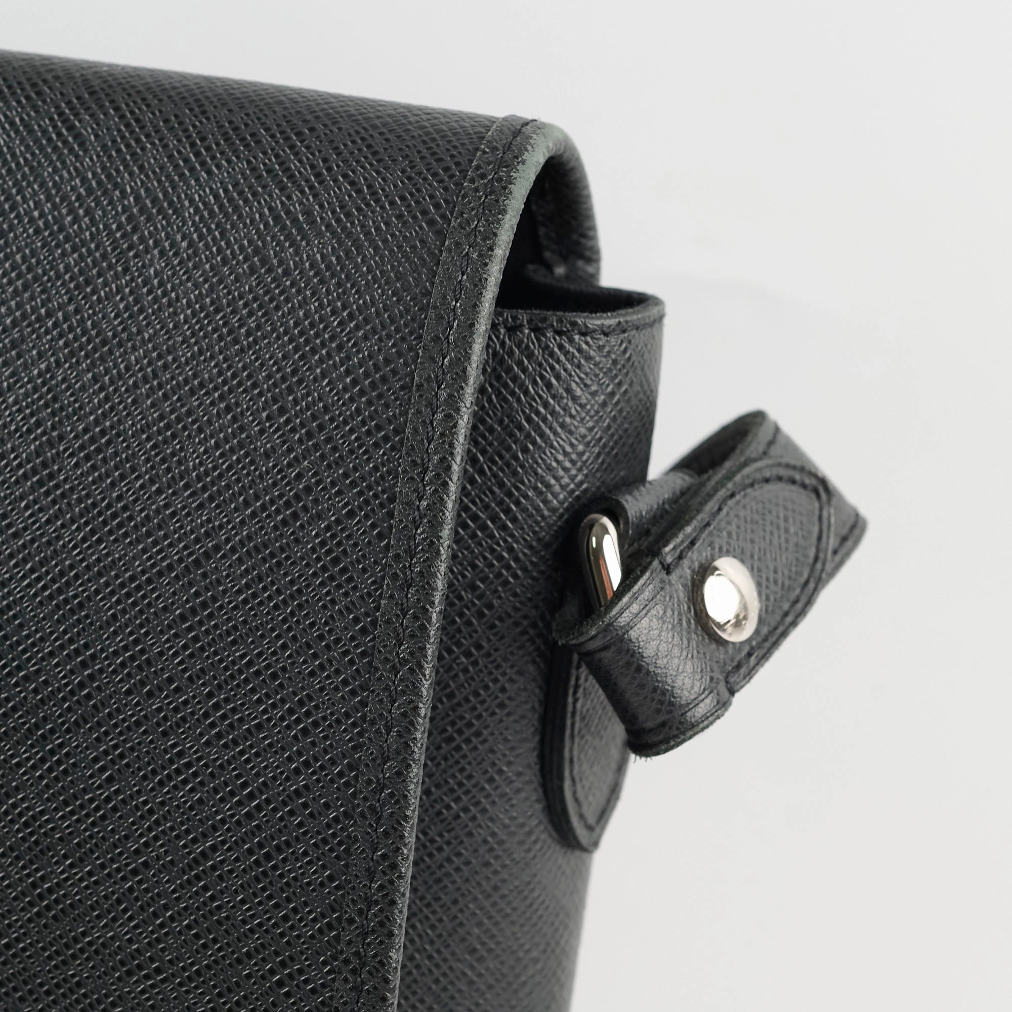 Louis Vuitton Mens Messenger Bag