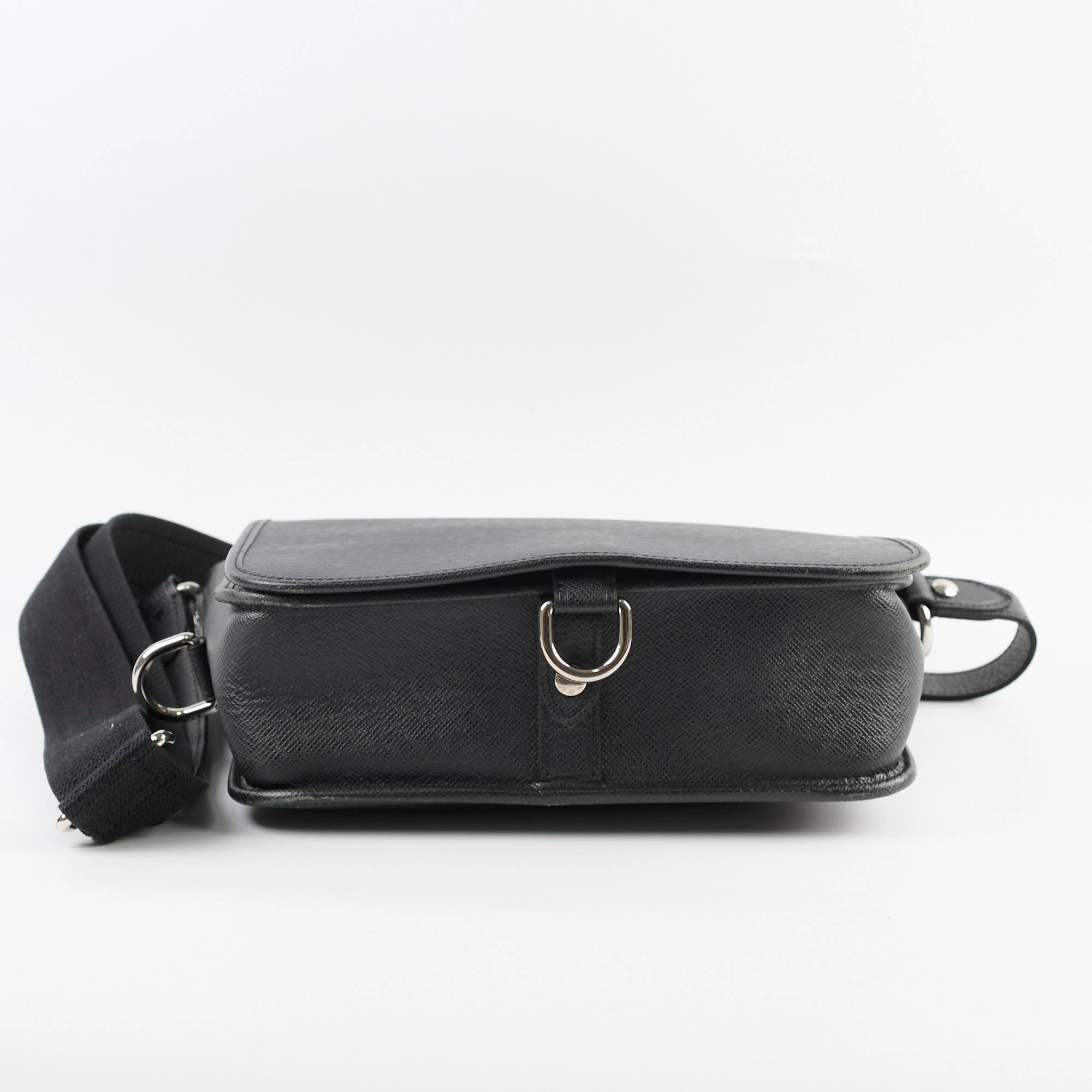 Louis Vuitton Mens Messenger Bag