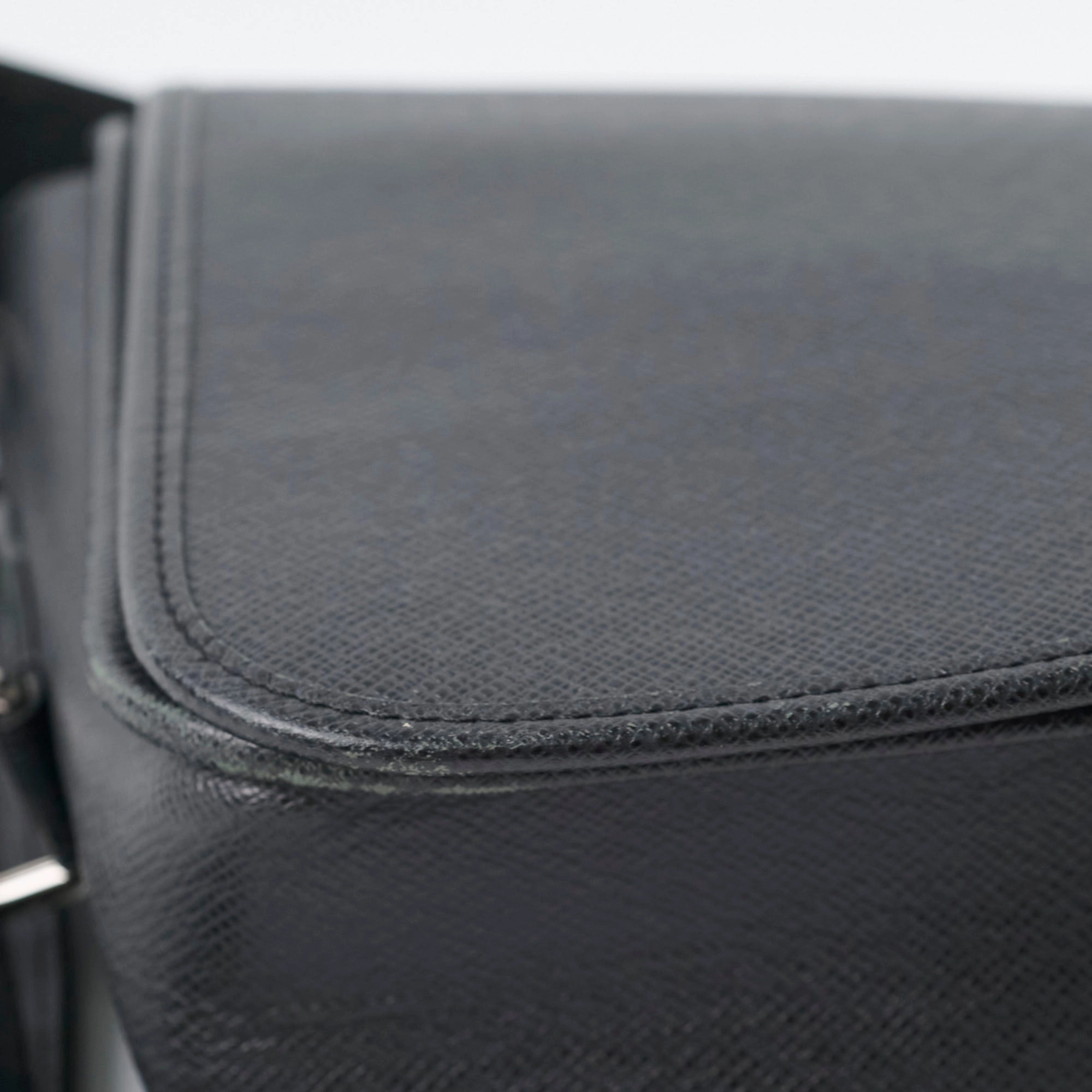 Louis Vuitton Mens Messenger Bag