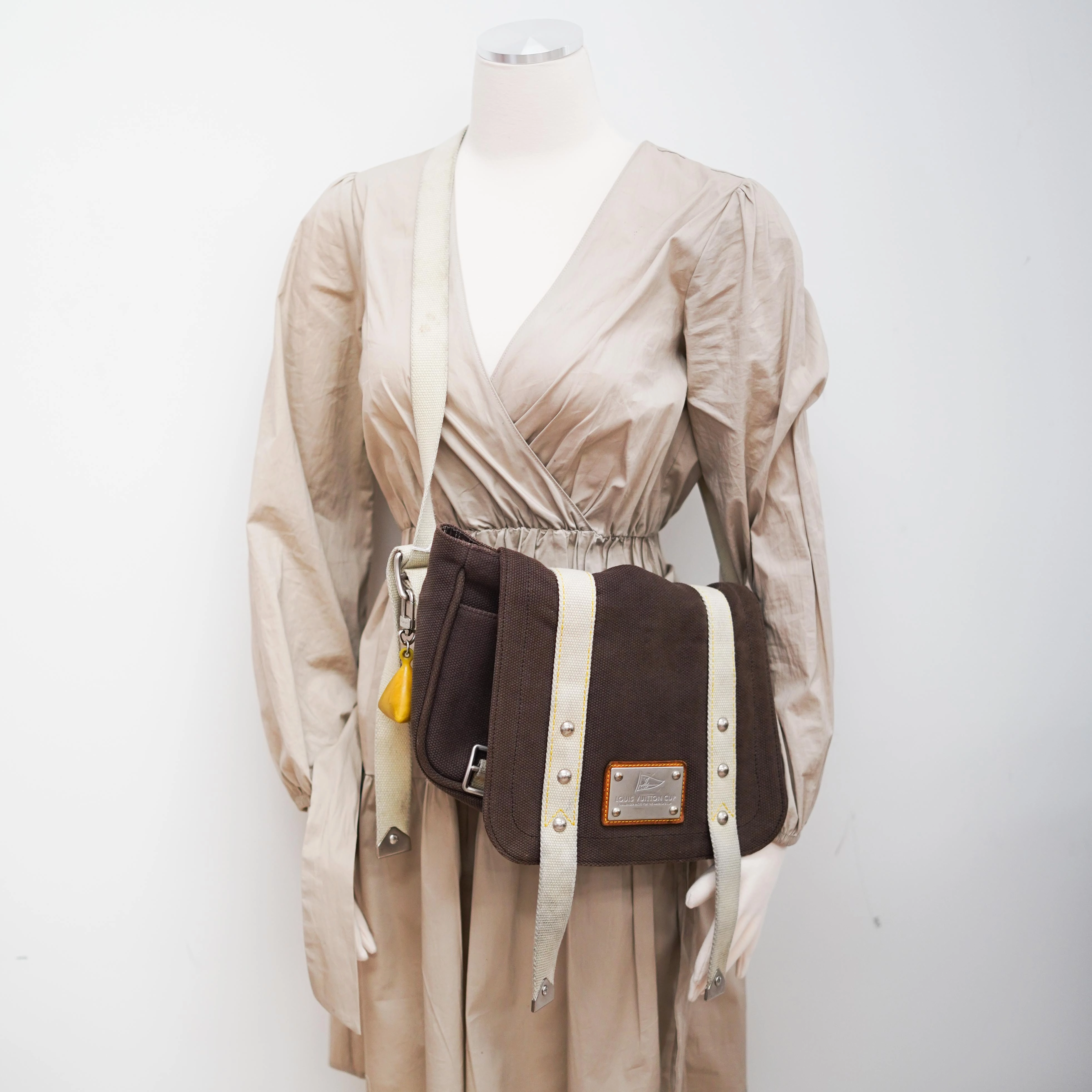 Louis Vuitton Messenger Bag Brown