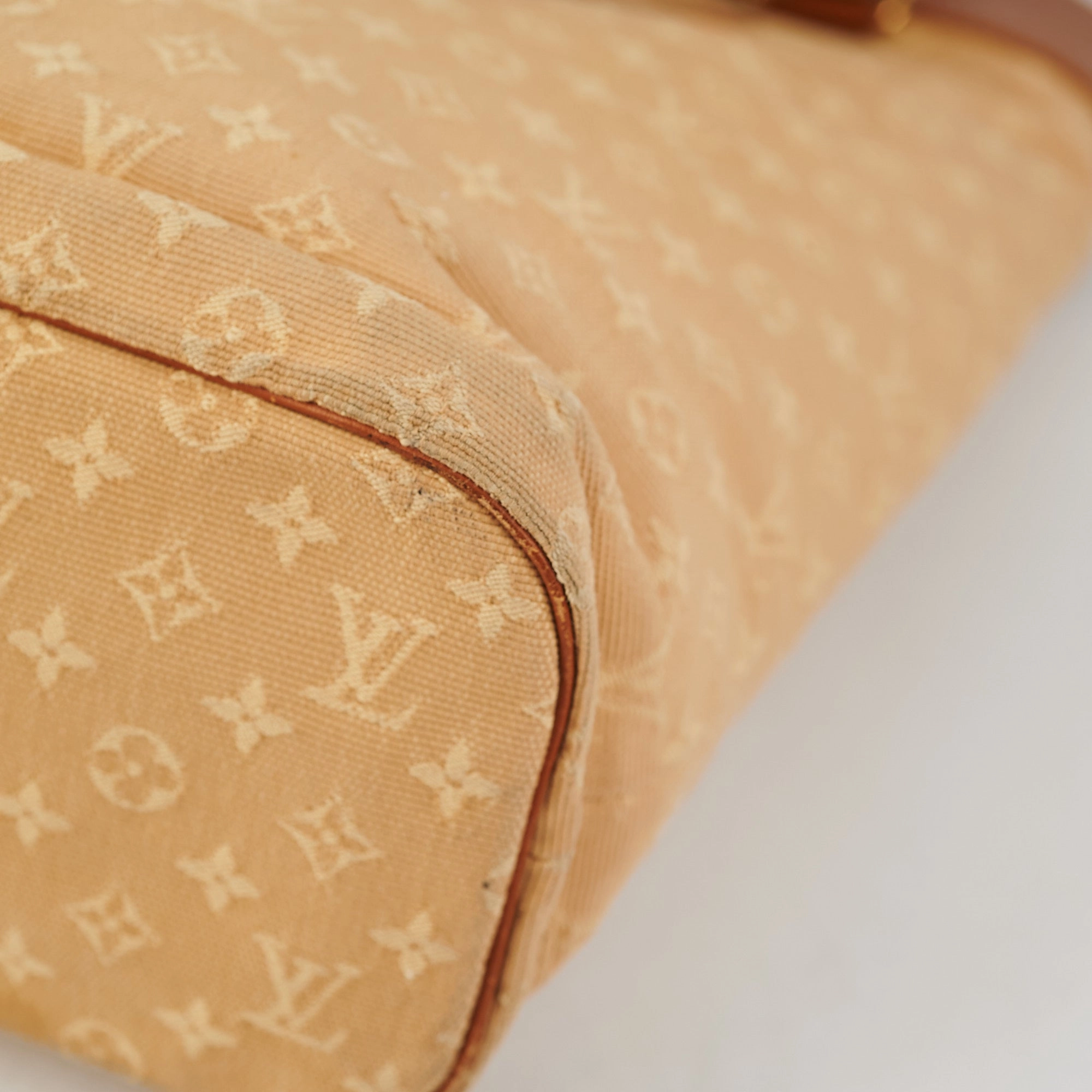 Louis Vuitton Mini Lin Lucille Beige