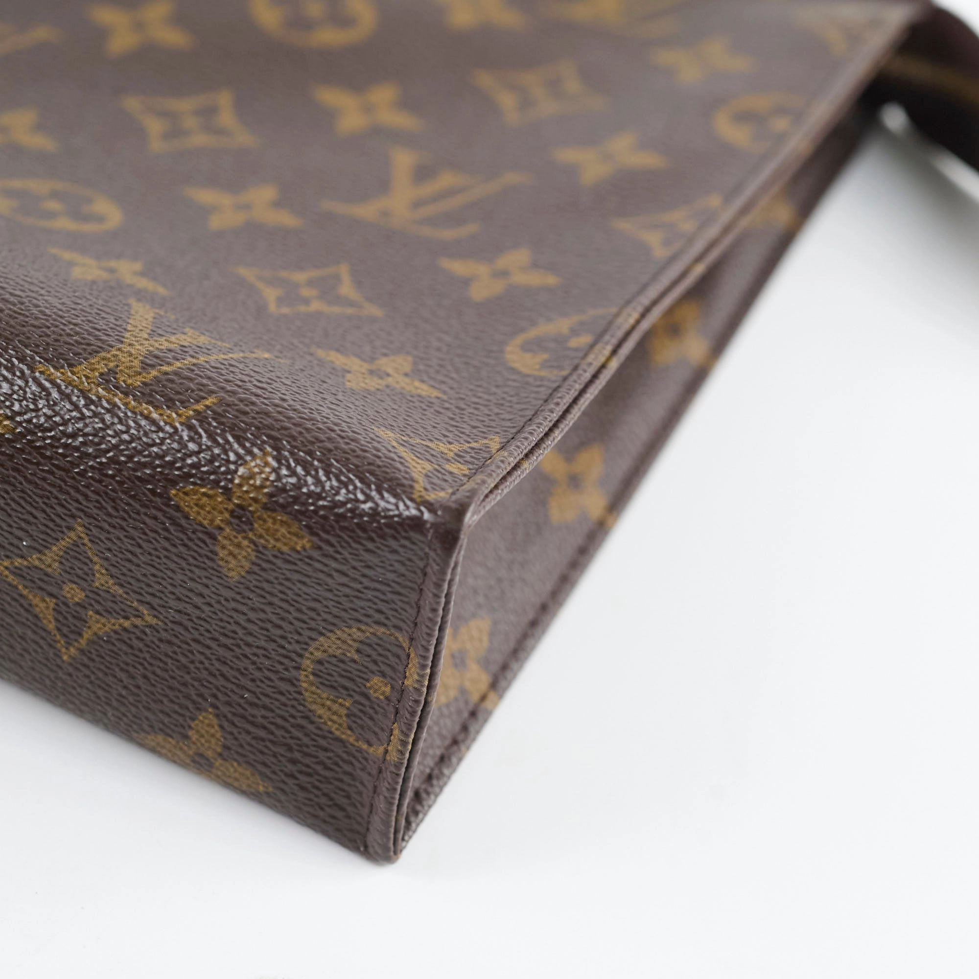 Louis Vuitton Monogram Pouch Toiletry 26