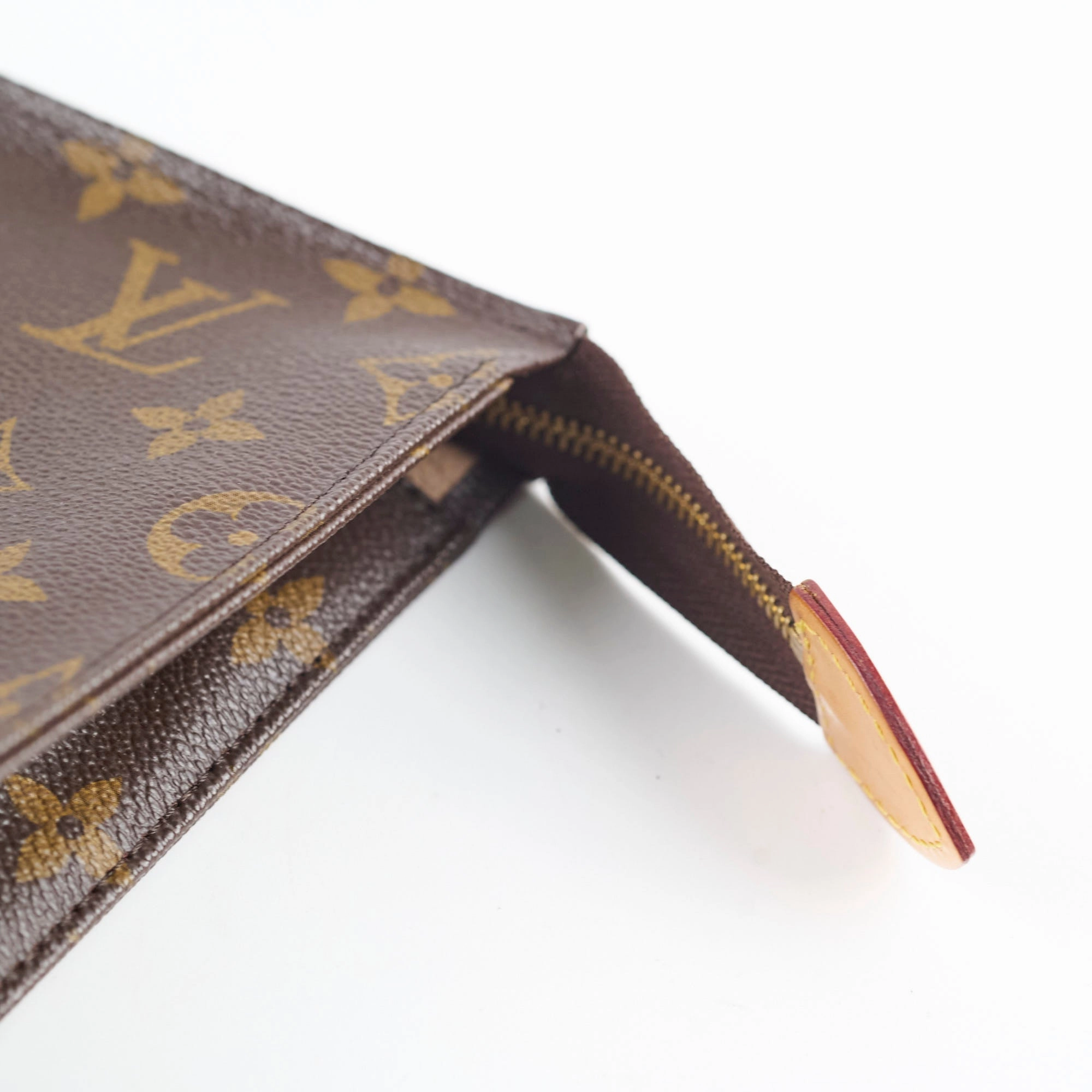 Louis Vuitton Monogram Pouch Toiletry 26