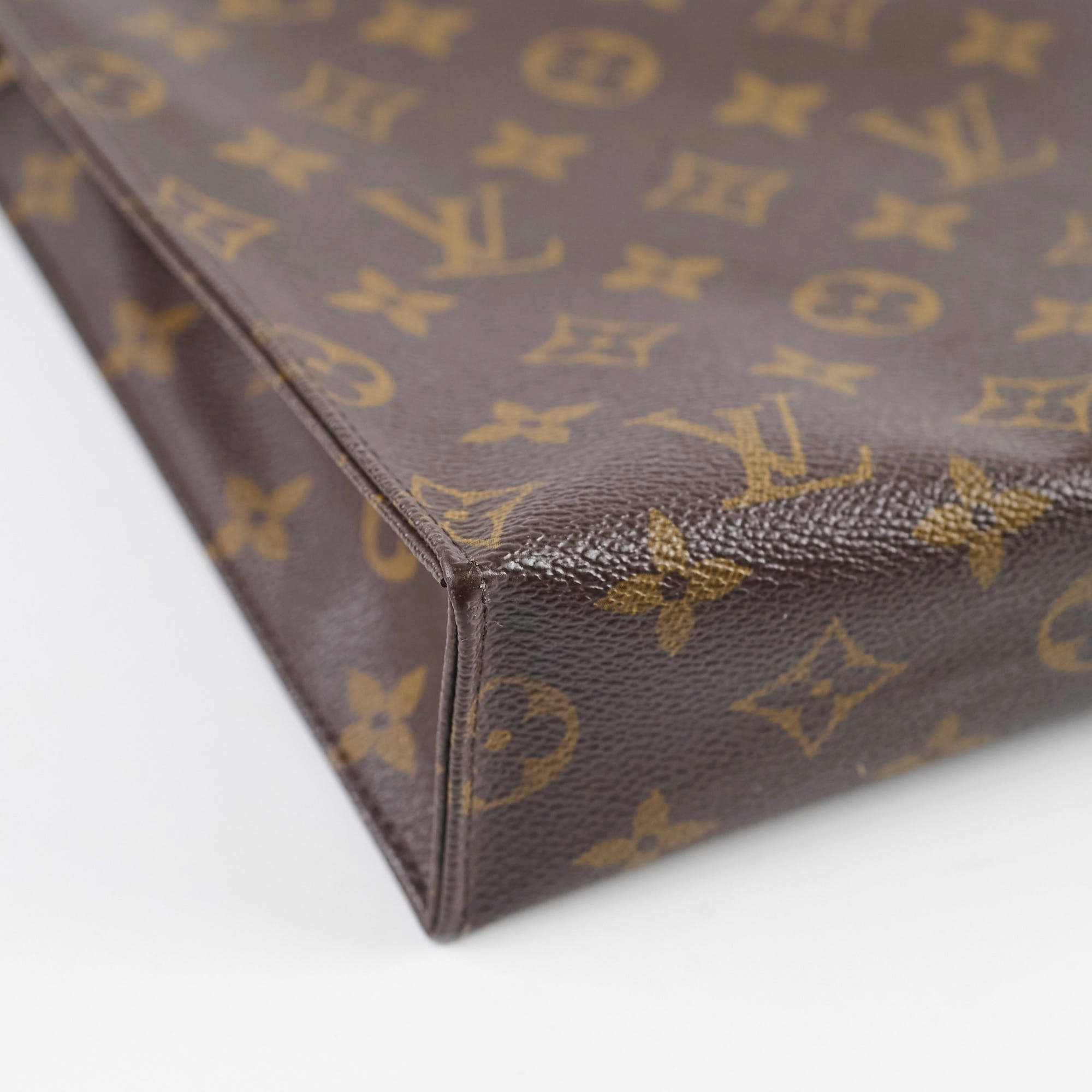 Louis Vuitton Monogram Pouch Toiletry 26