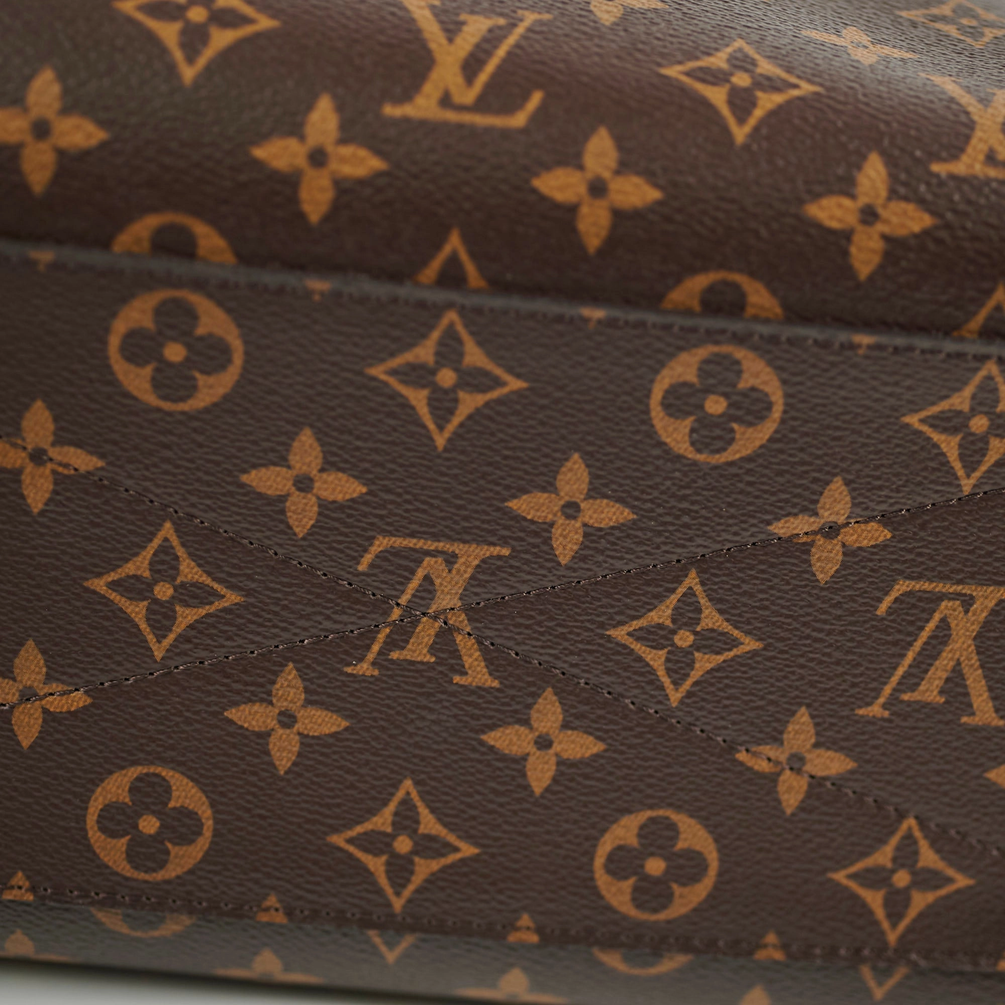 Louis Vuitton Montaigne MM Monogram